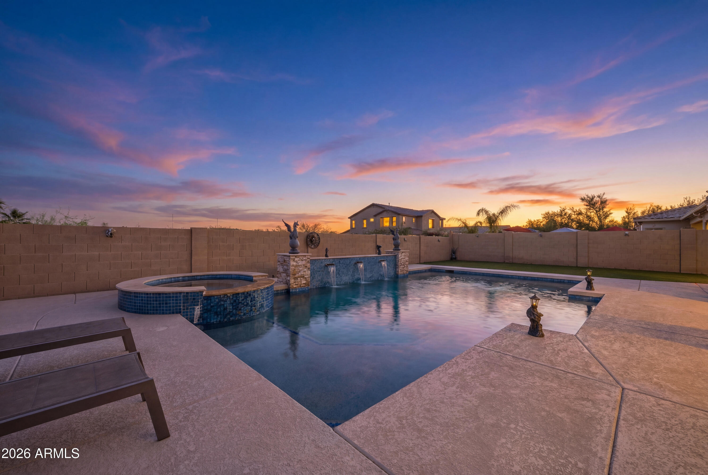 2310 W KACHINA Trail