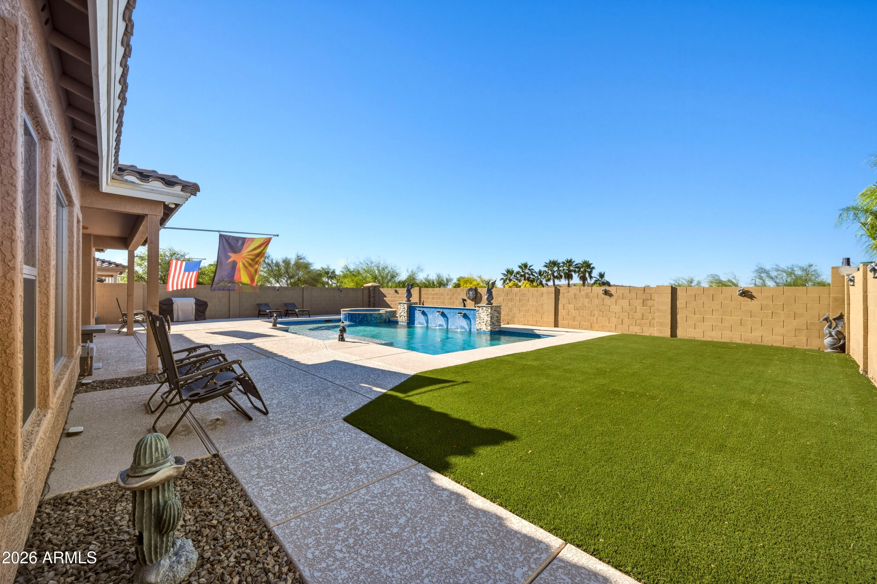 2310 W KACHINA Trail