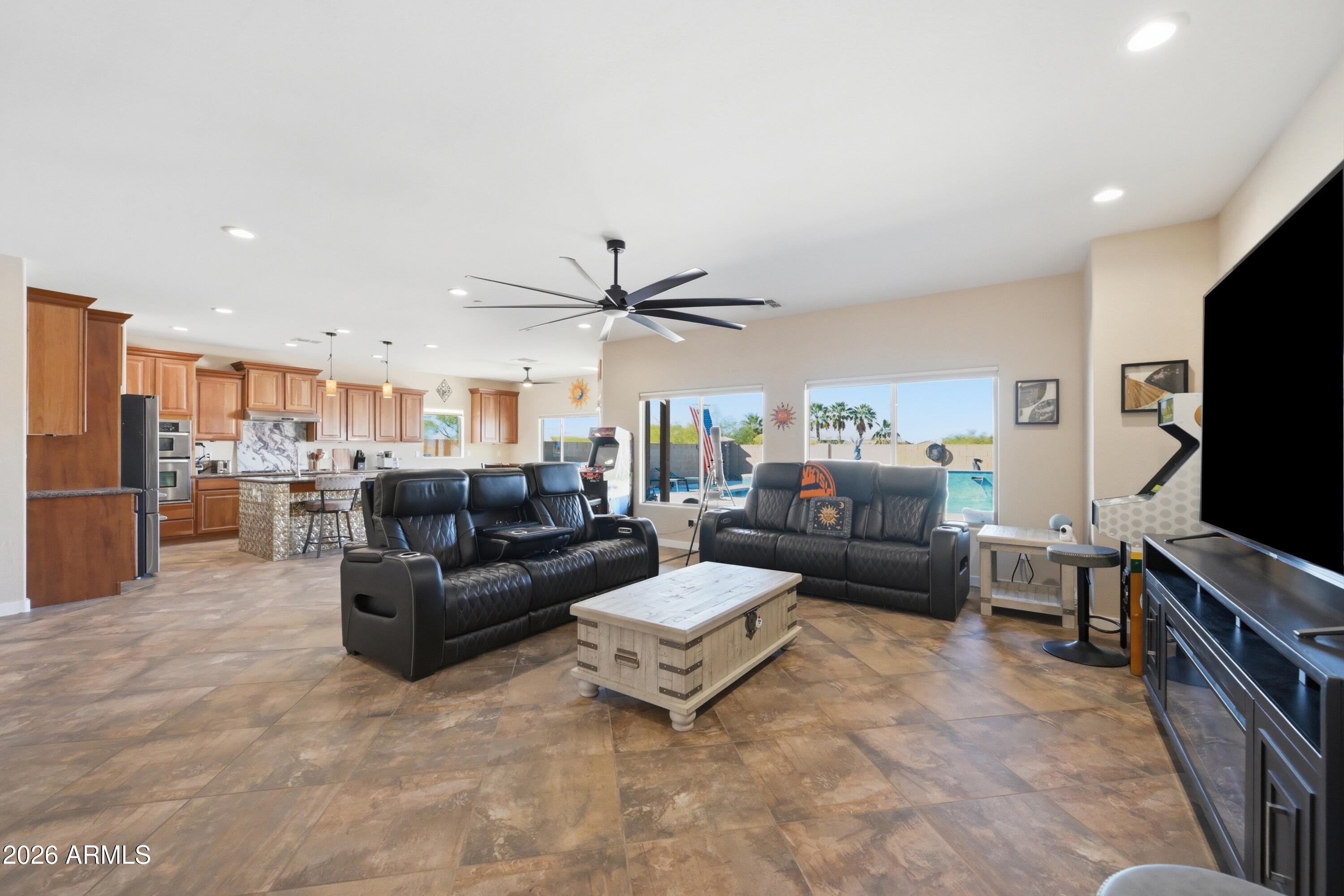 2310 W KACHINA Trail