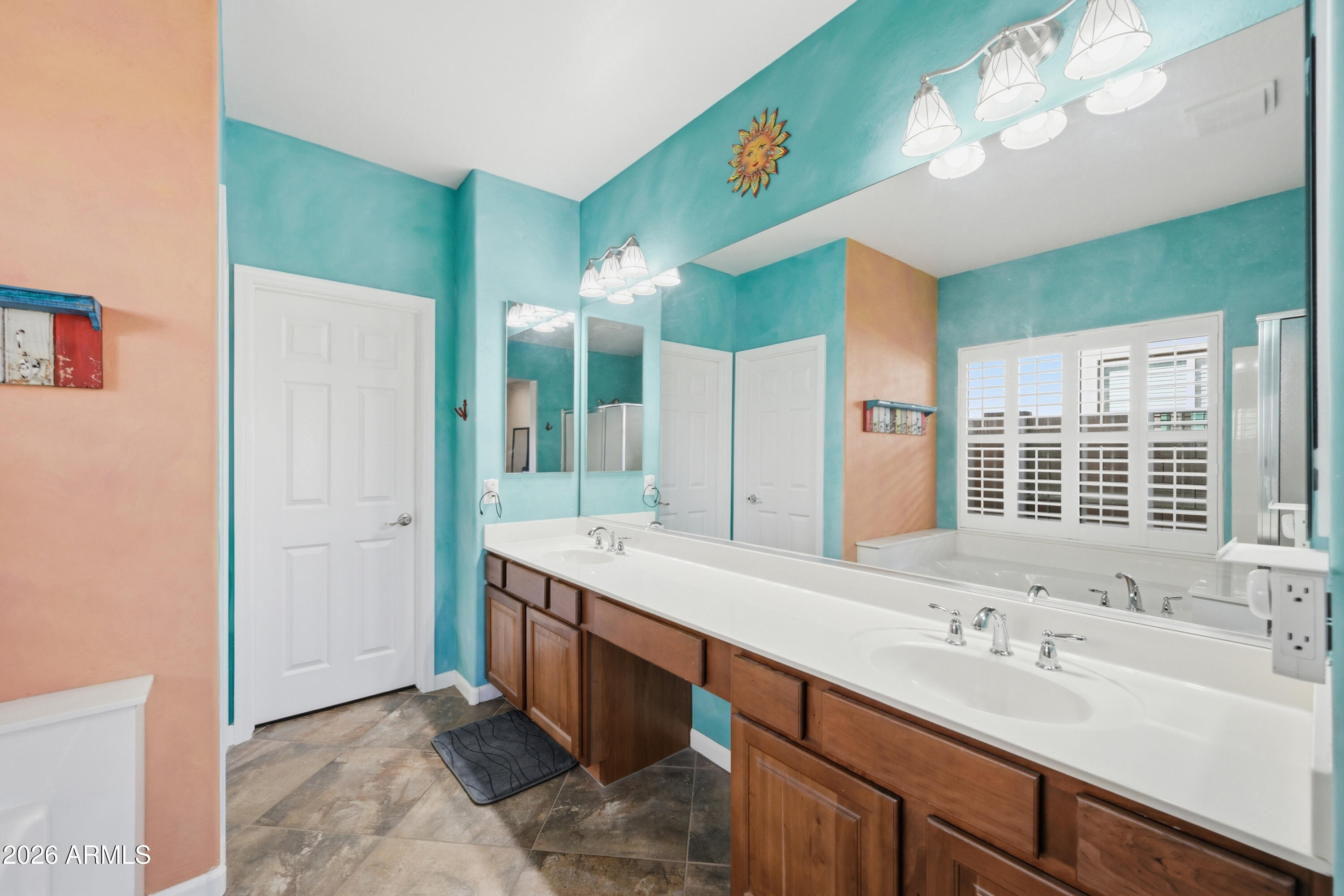 2310 W KACHINA Trail