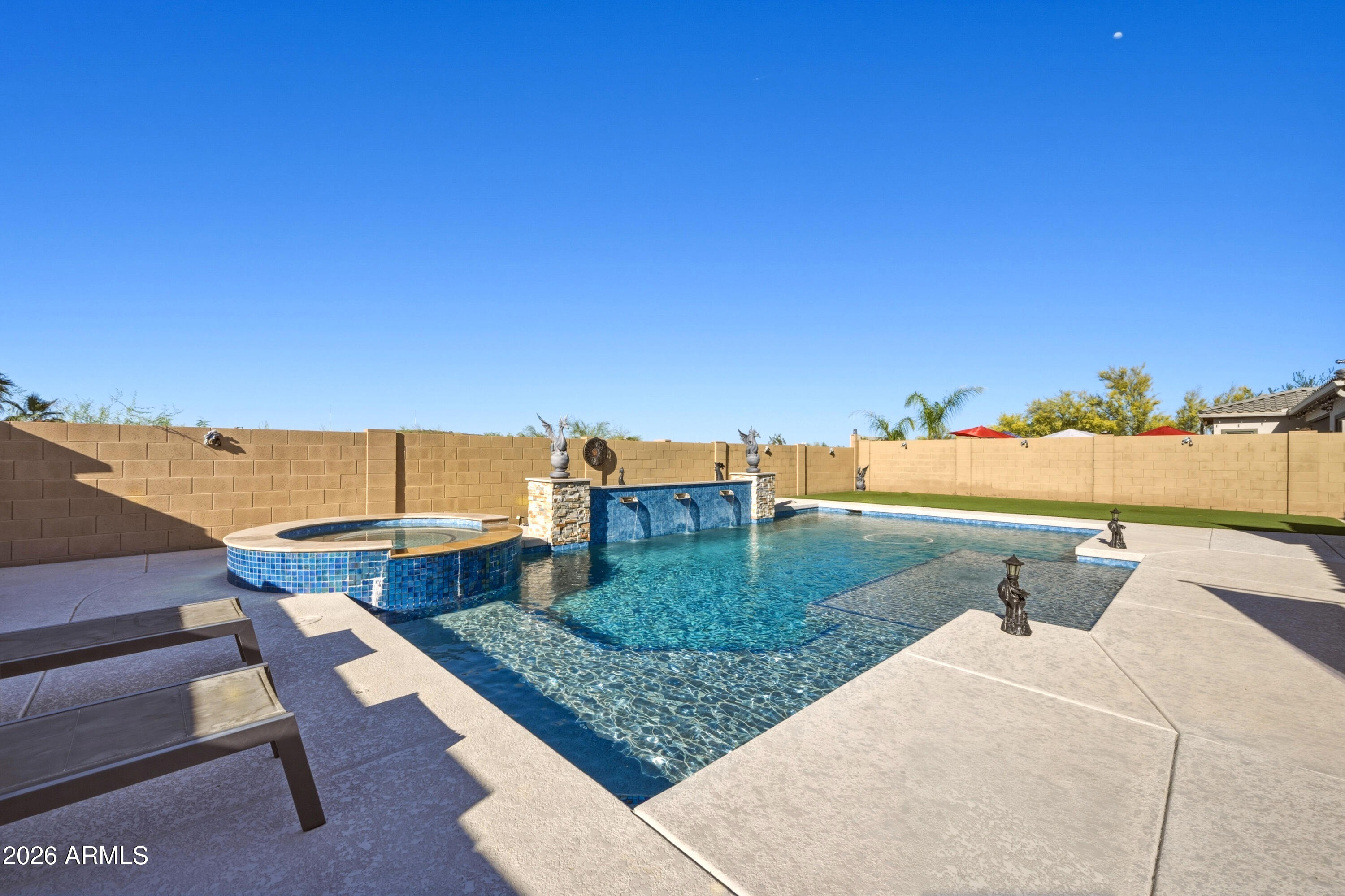 2310 W KACHINA Trail
