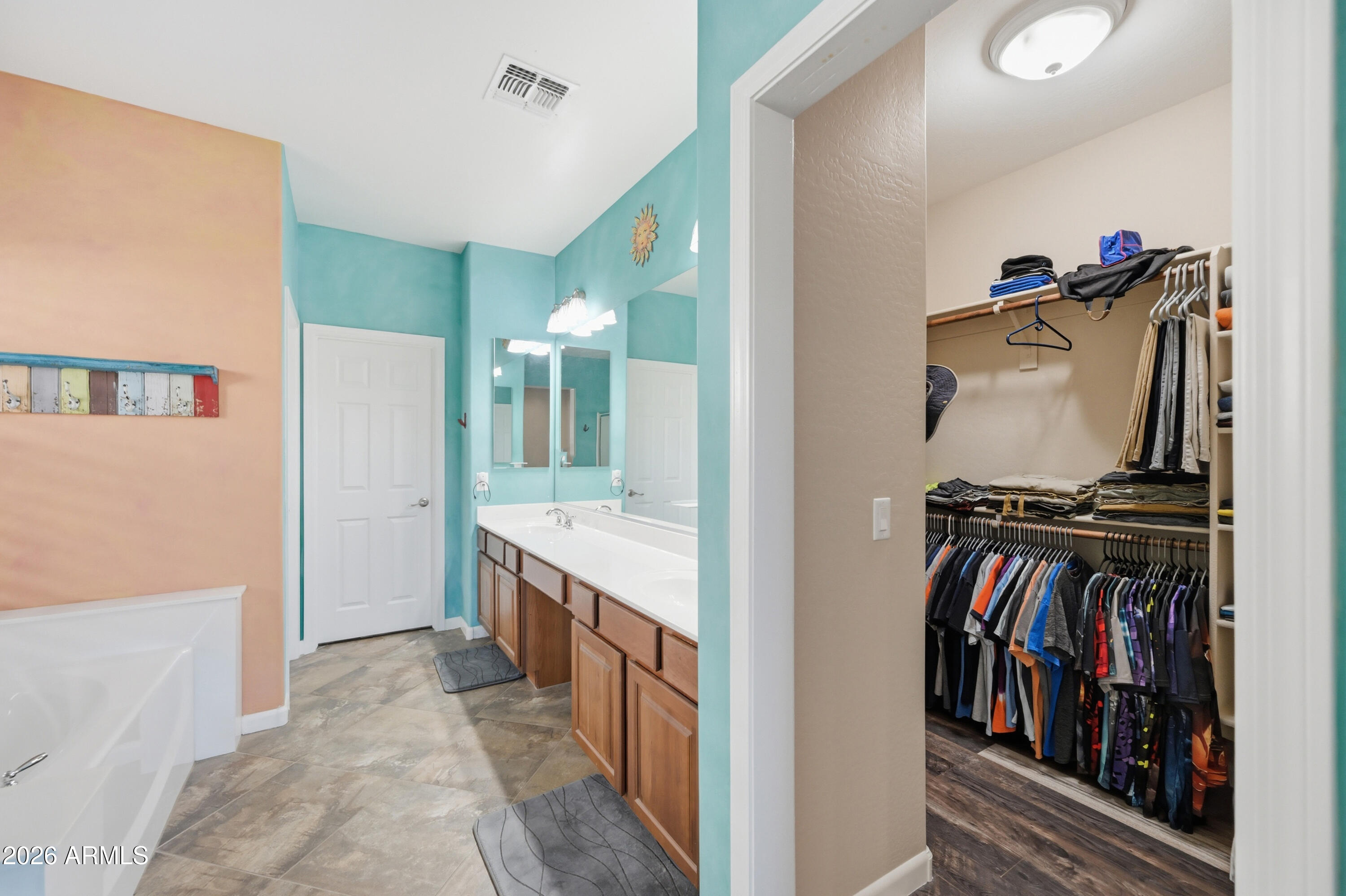 2310 W KACHINA Trail