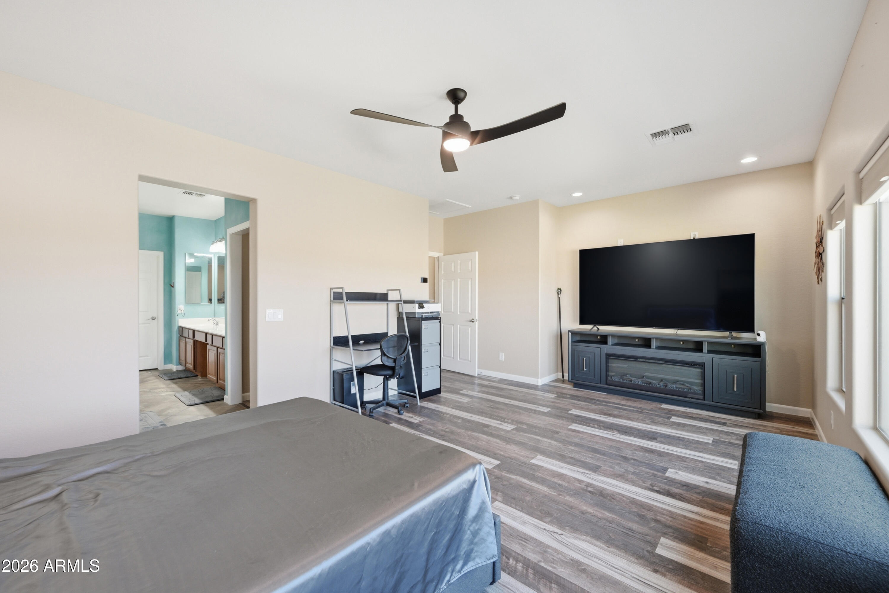 2310 W KACHINA Trail