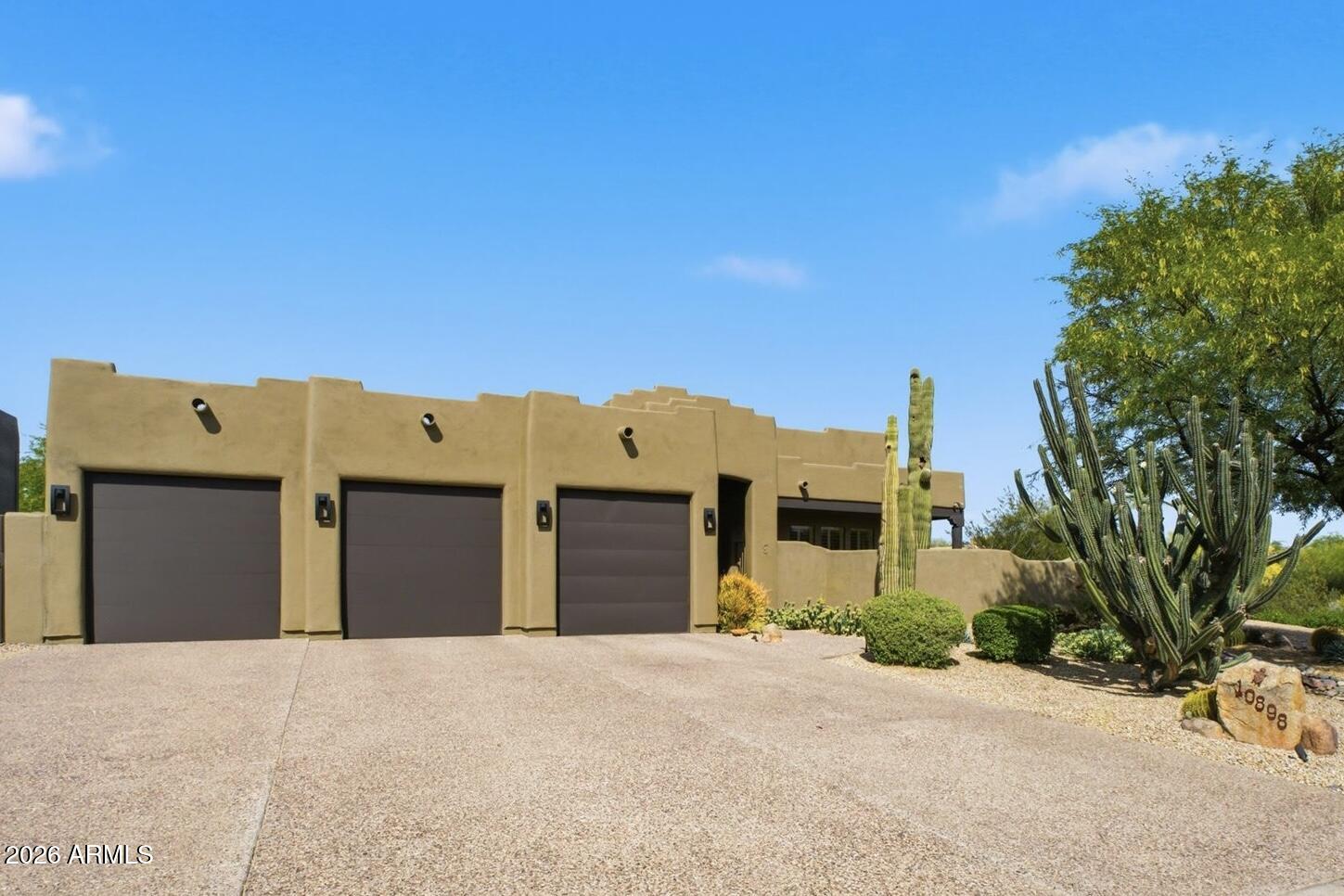 10898 E Dale Lane