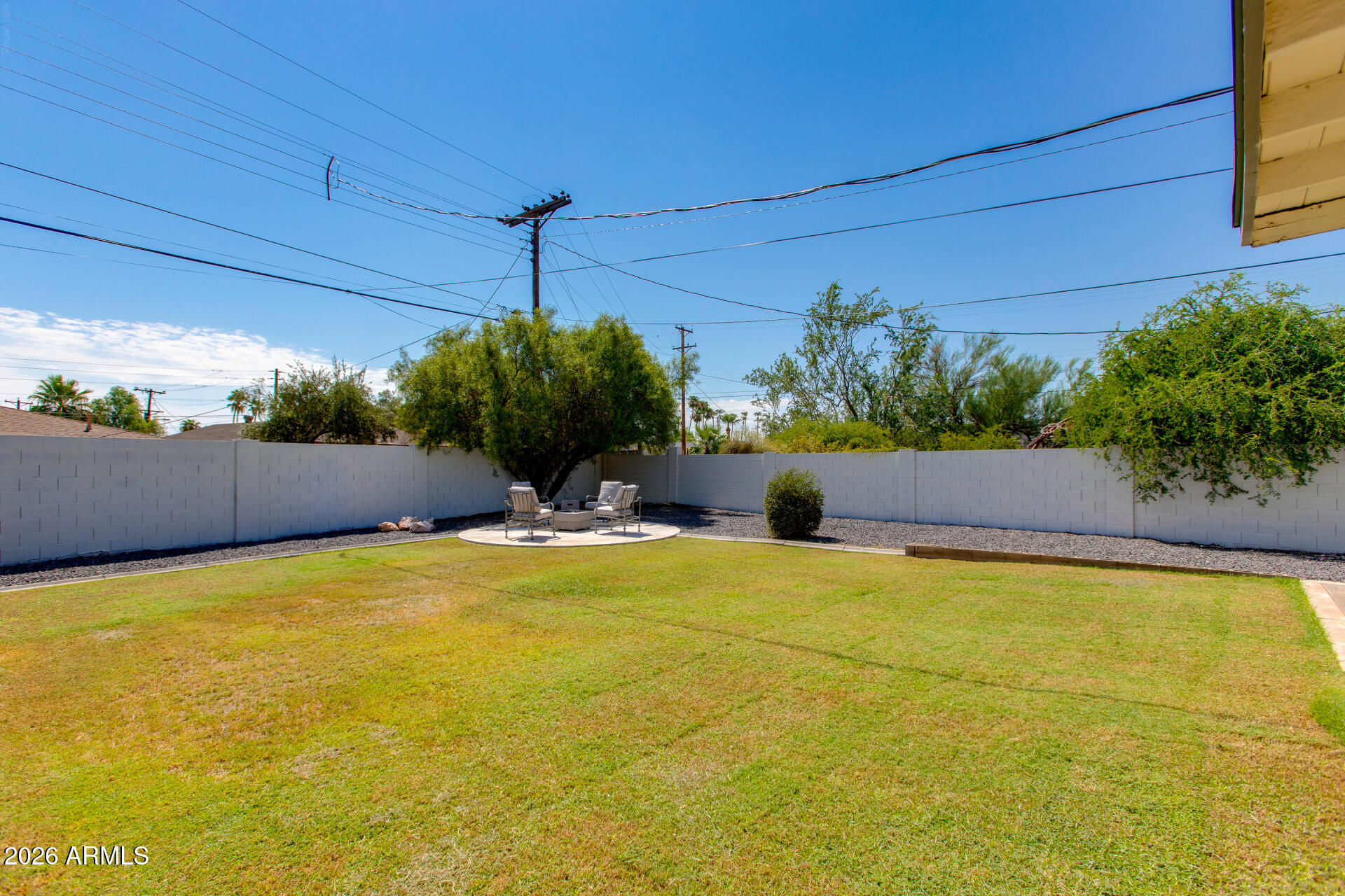 2039 N 69TH Place