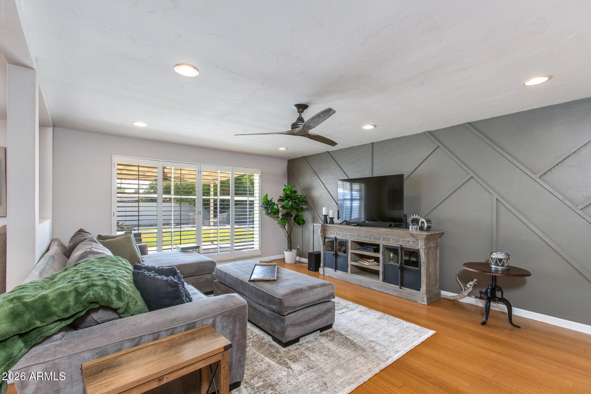 2039 N 69TH Place