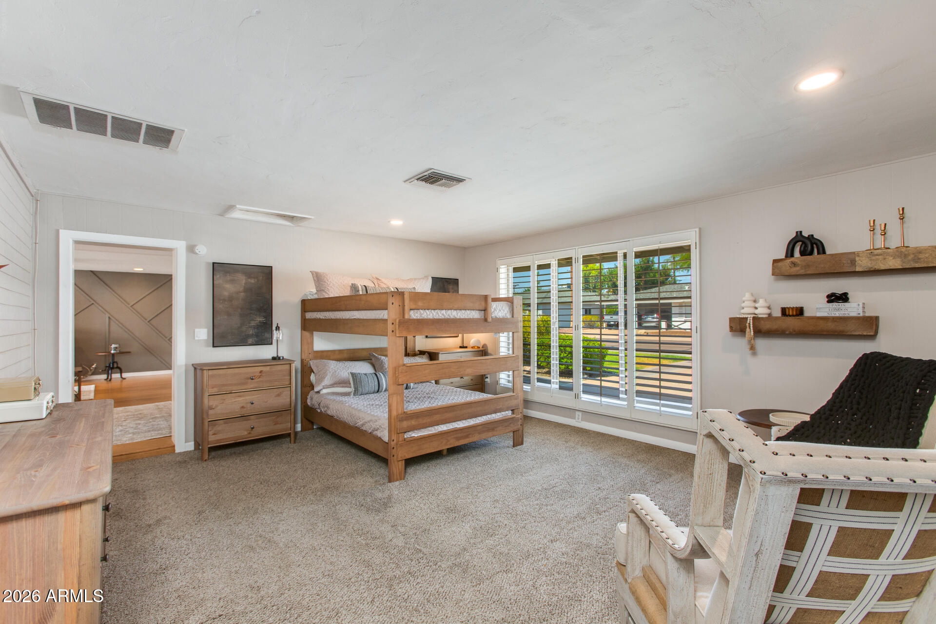 2039 N 69TH Place