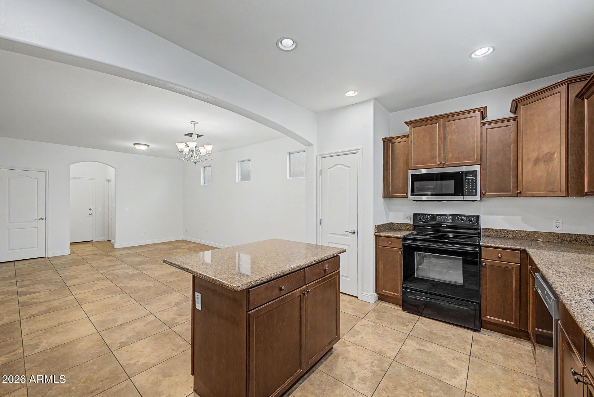 3331 E JASPER Drive