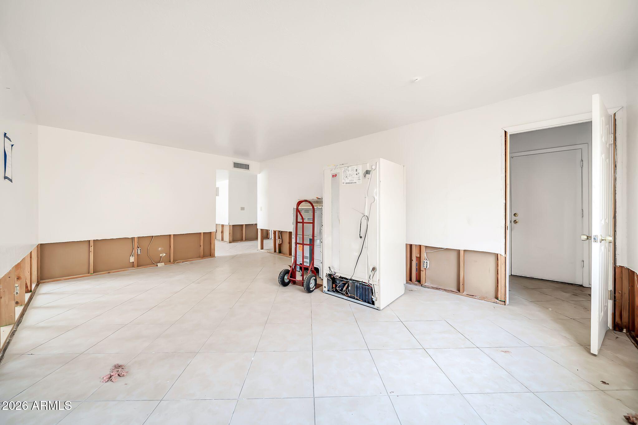 5738 W GREENBRIAR Drive