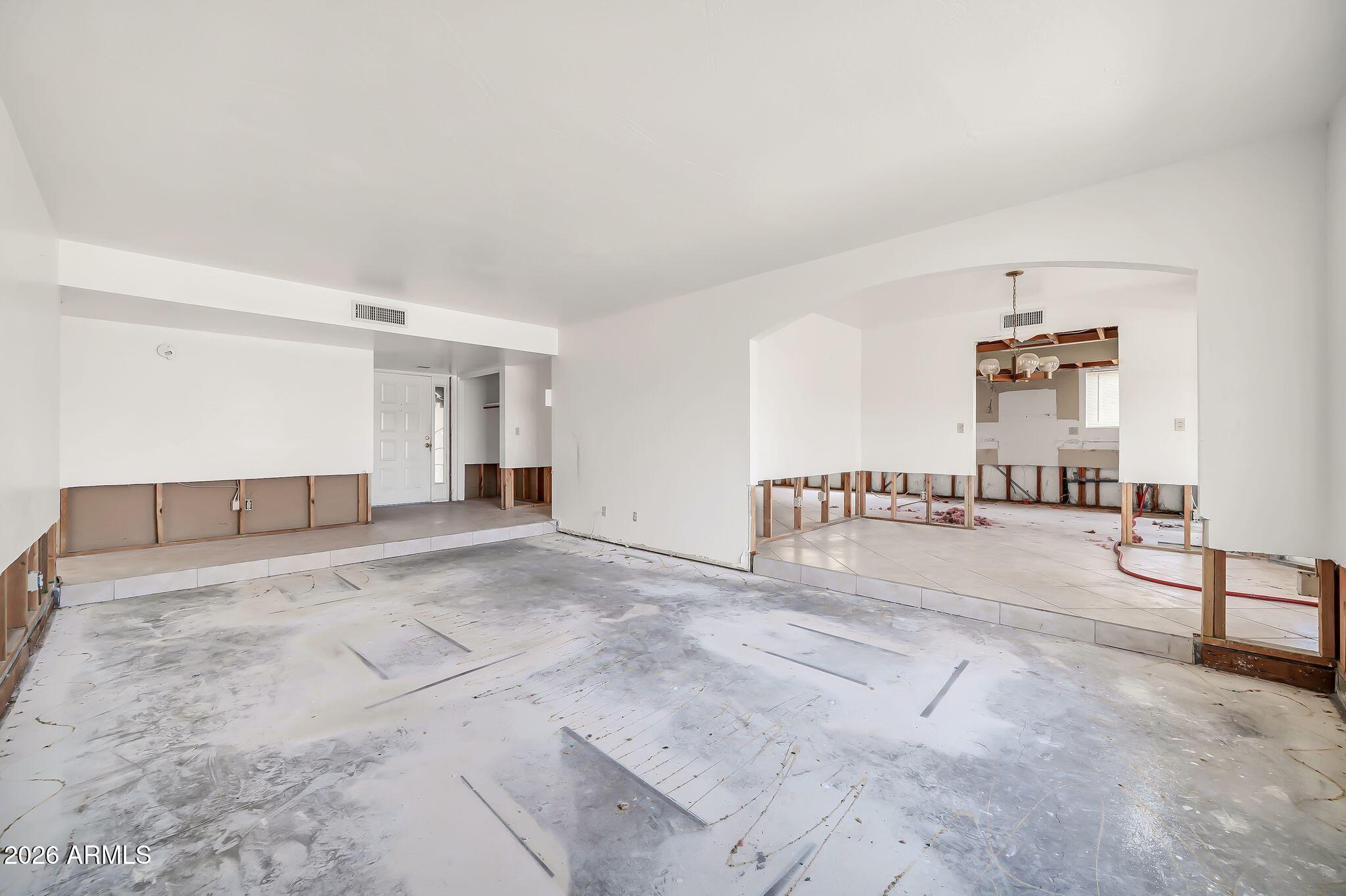 5738 W GREENBRIAR Drive