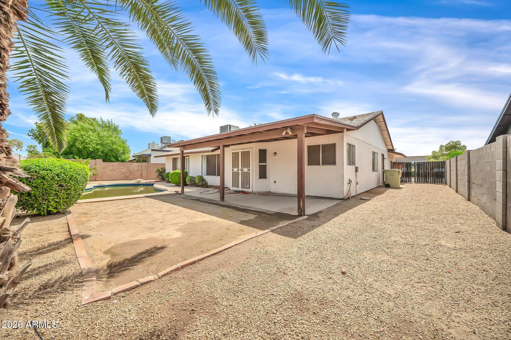 5738 W GREENBRIAR Drive
