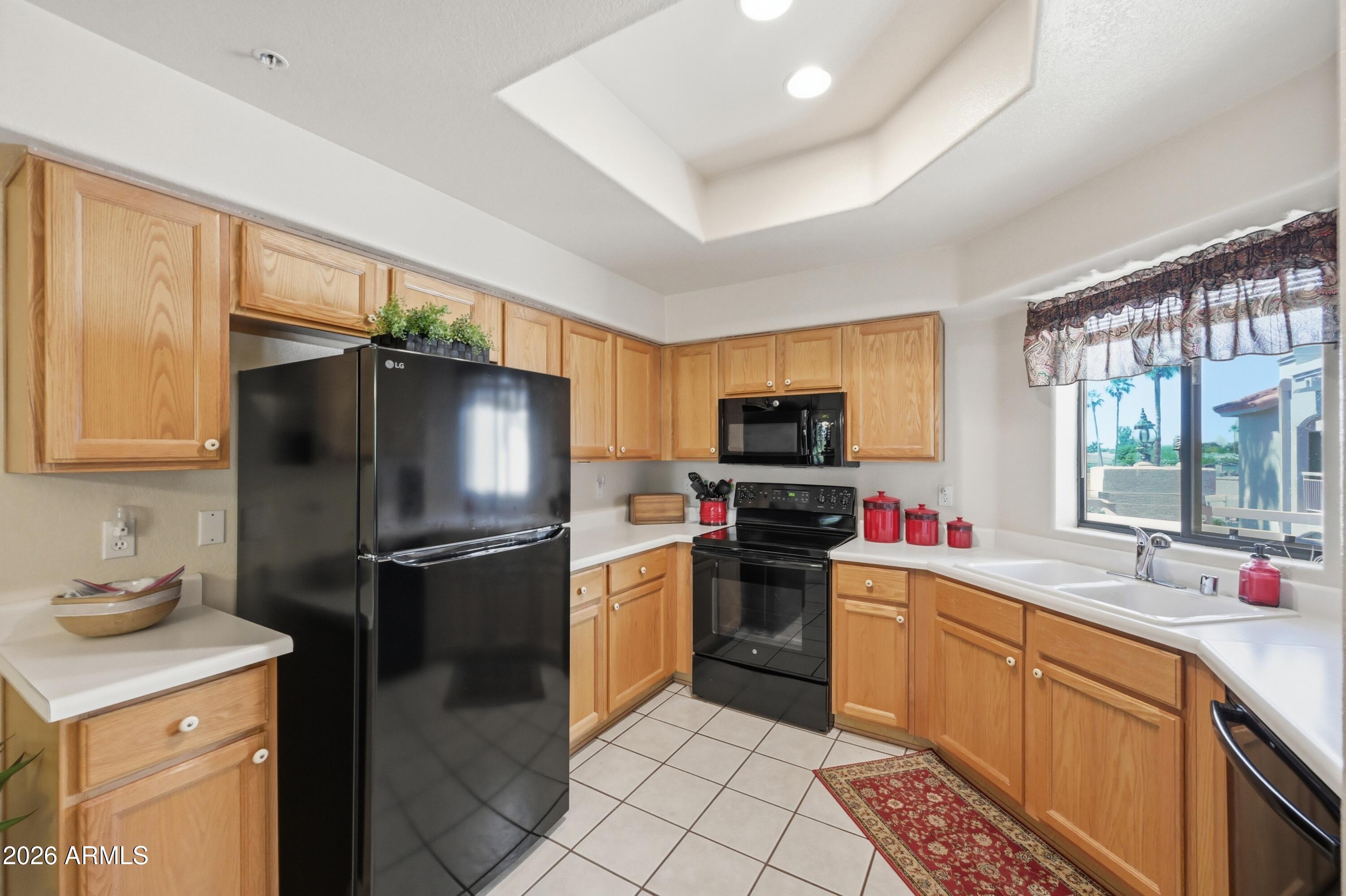 9151 W Greenway Road 295