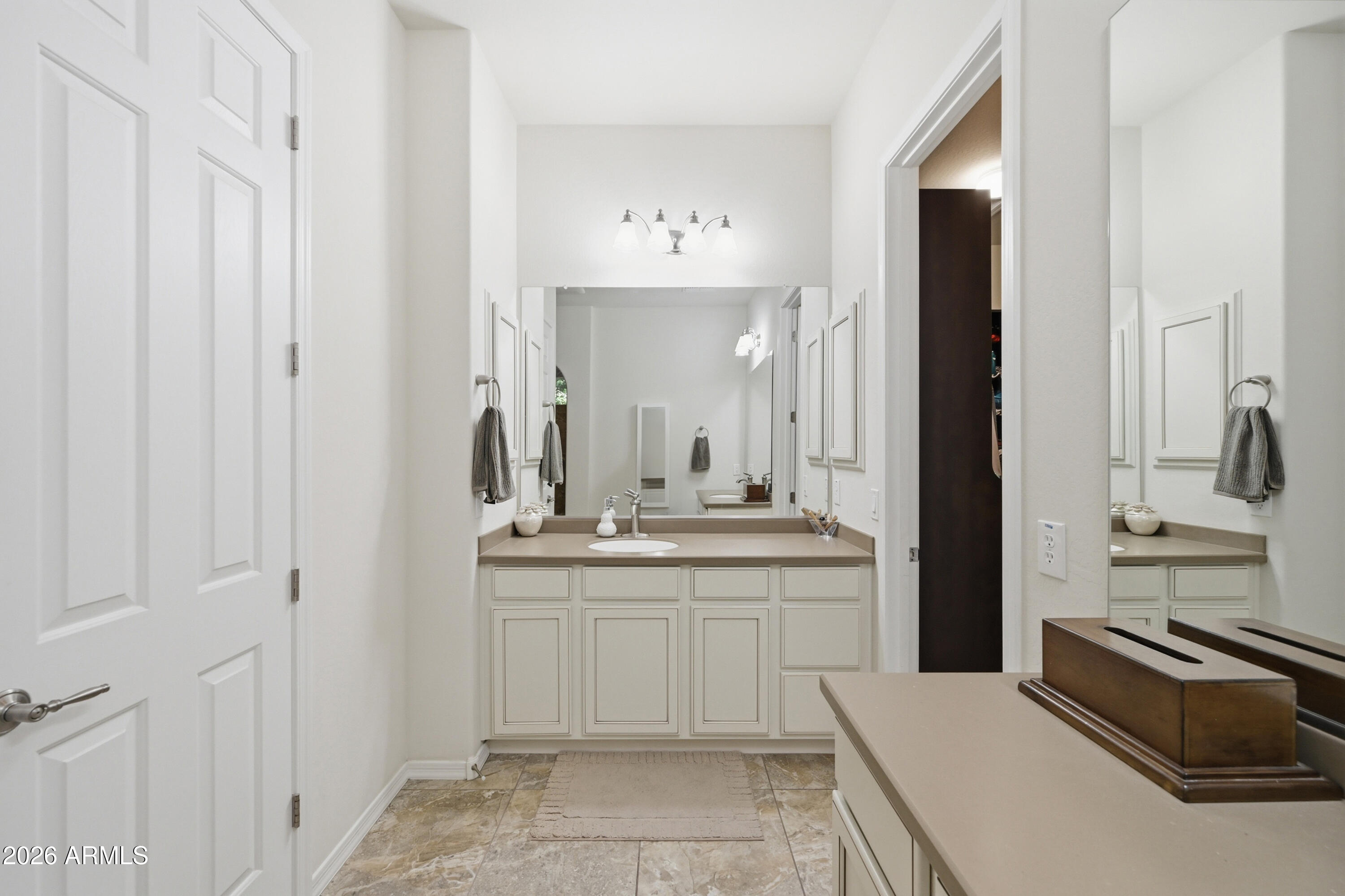 5641 E DESERT FOREST Trail