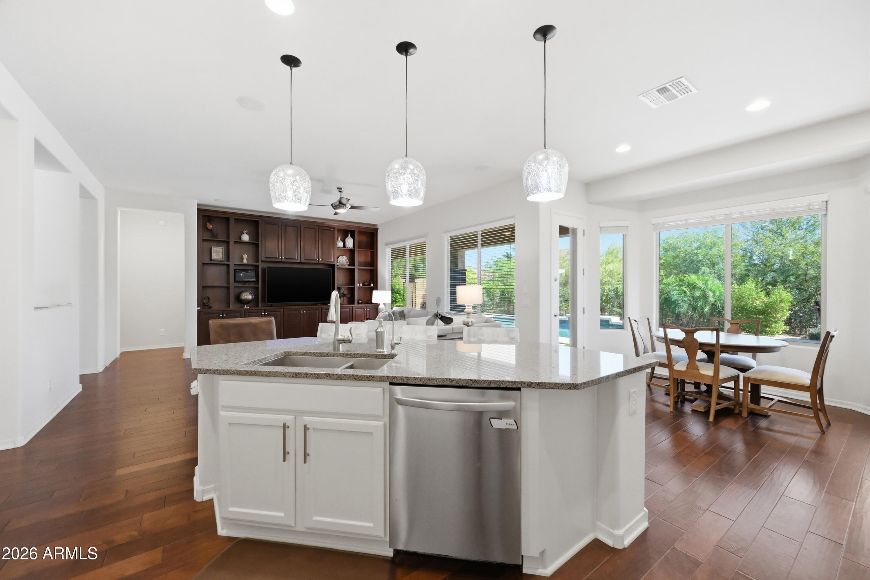 5641 E DESERT FOREST Trail