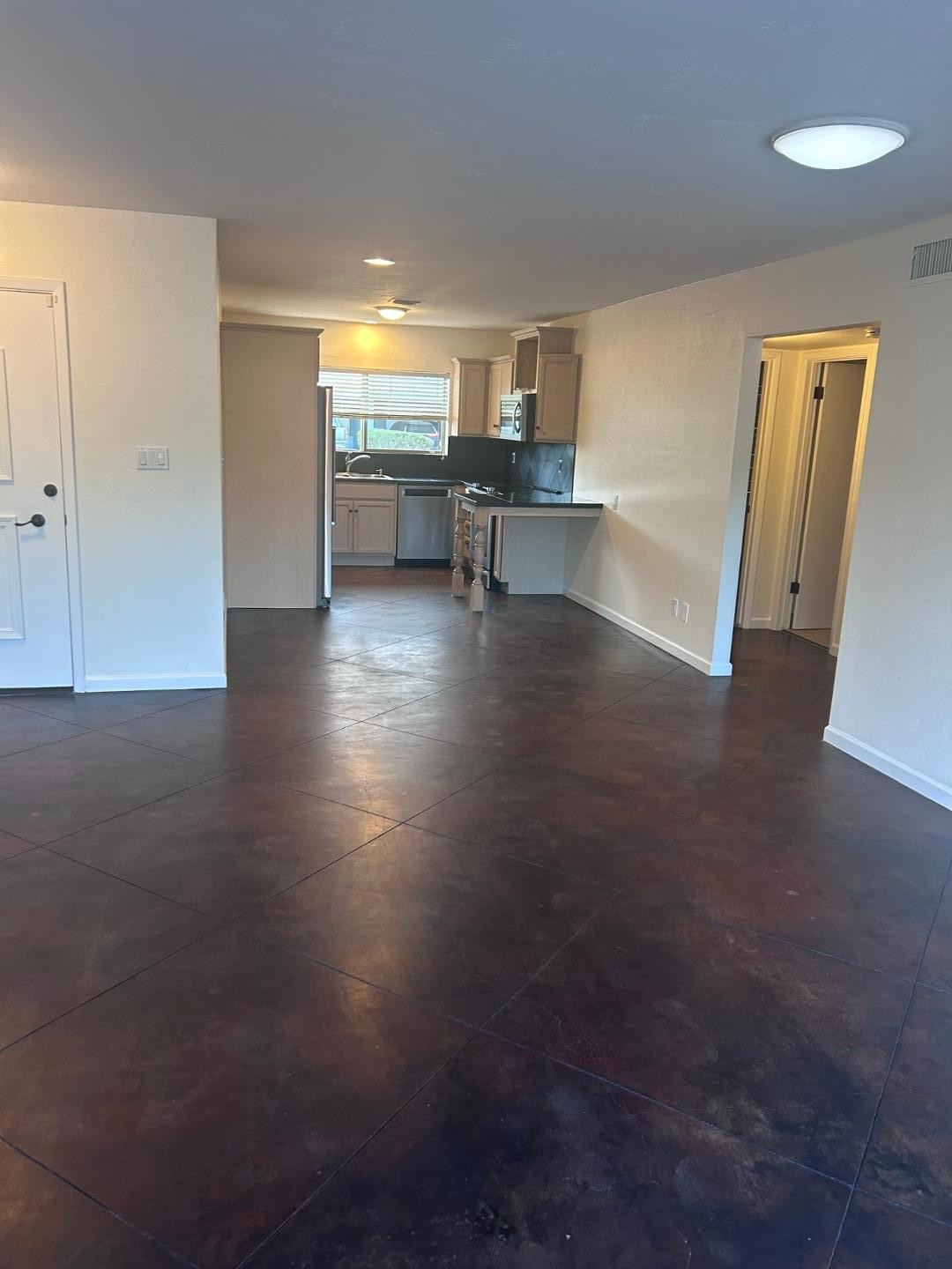 7718 E Meadowbrook