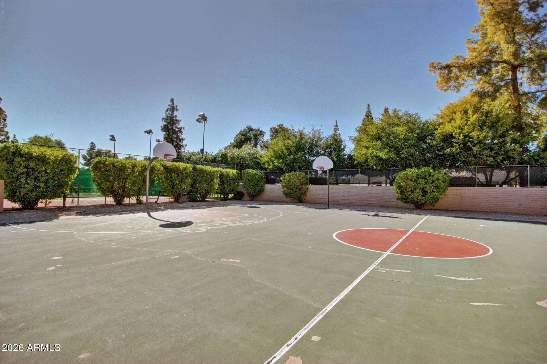 1613 E WEATHERVANE Lane