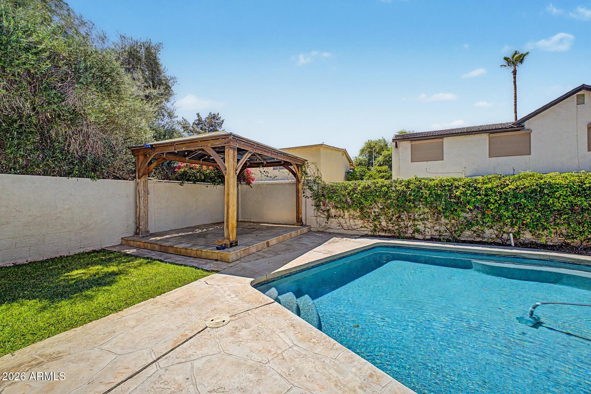 1613 E WEATHERVANE Lane