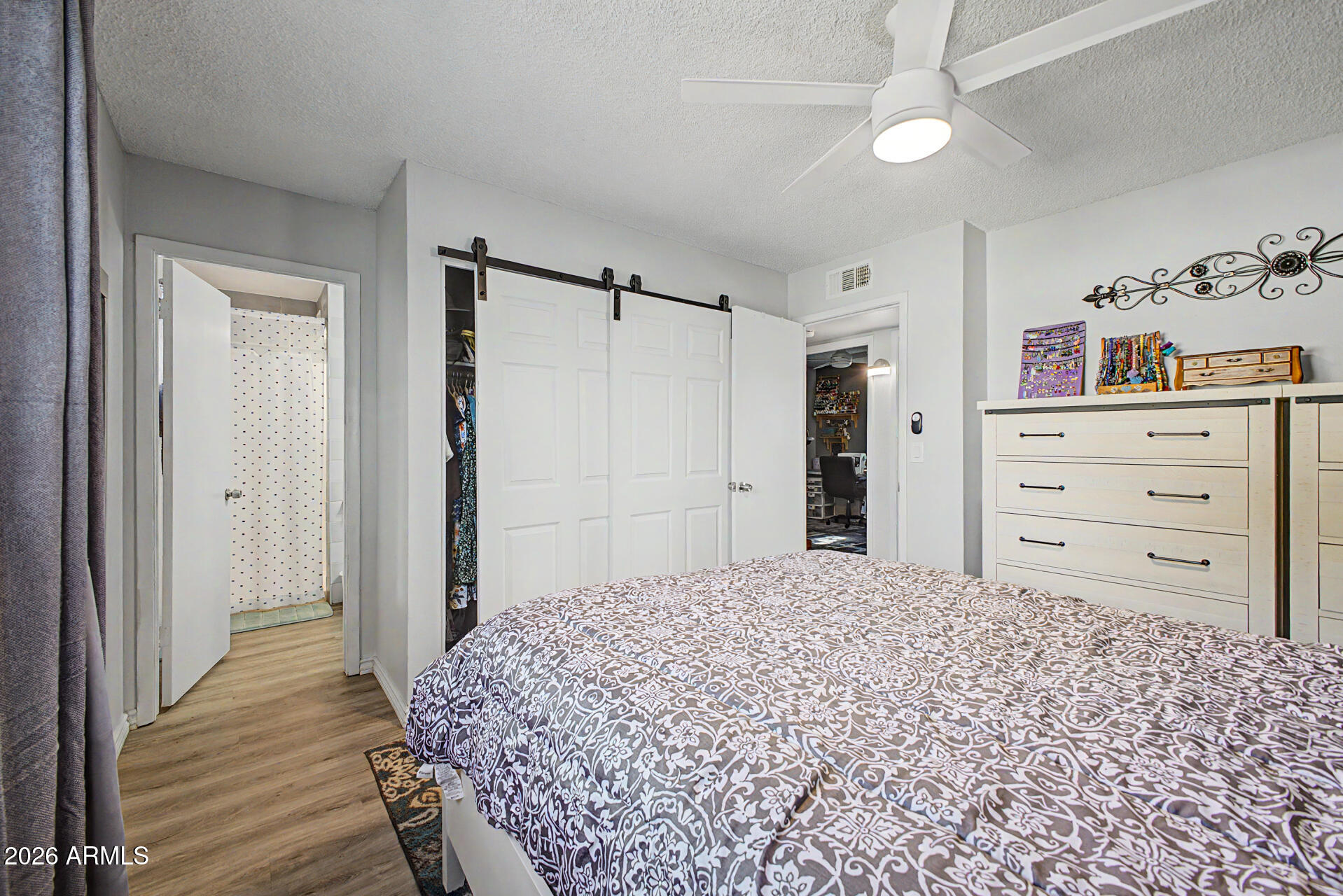 11409 N 57TH Drive