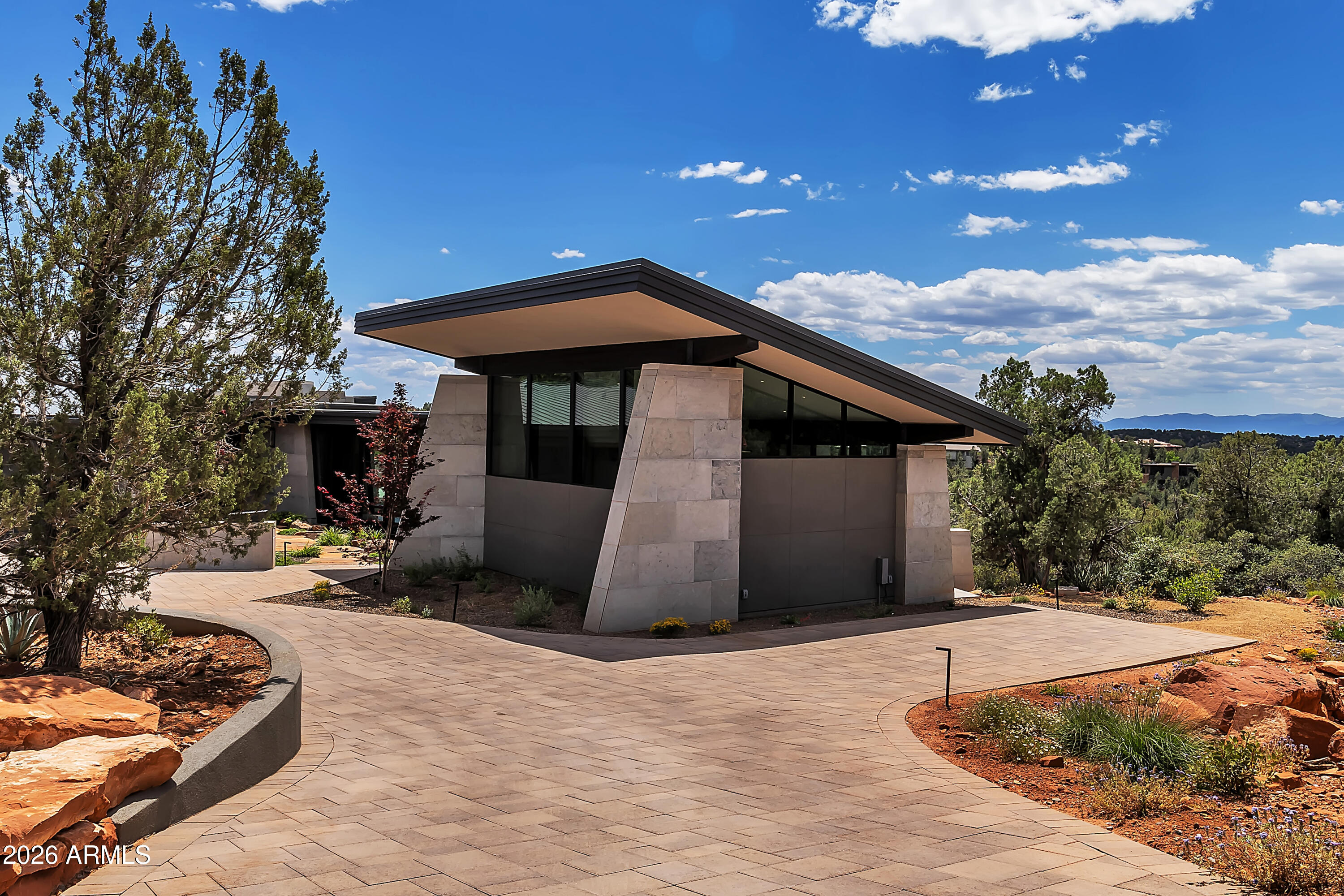10 TOURMALINE Drive
