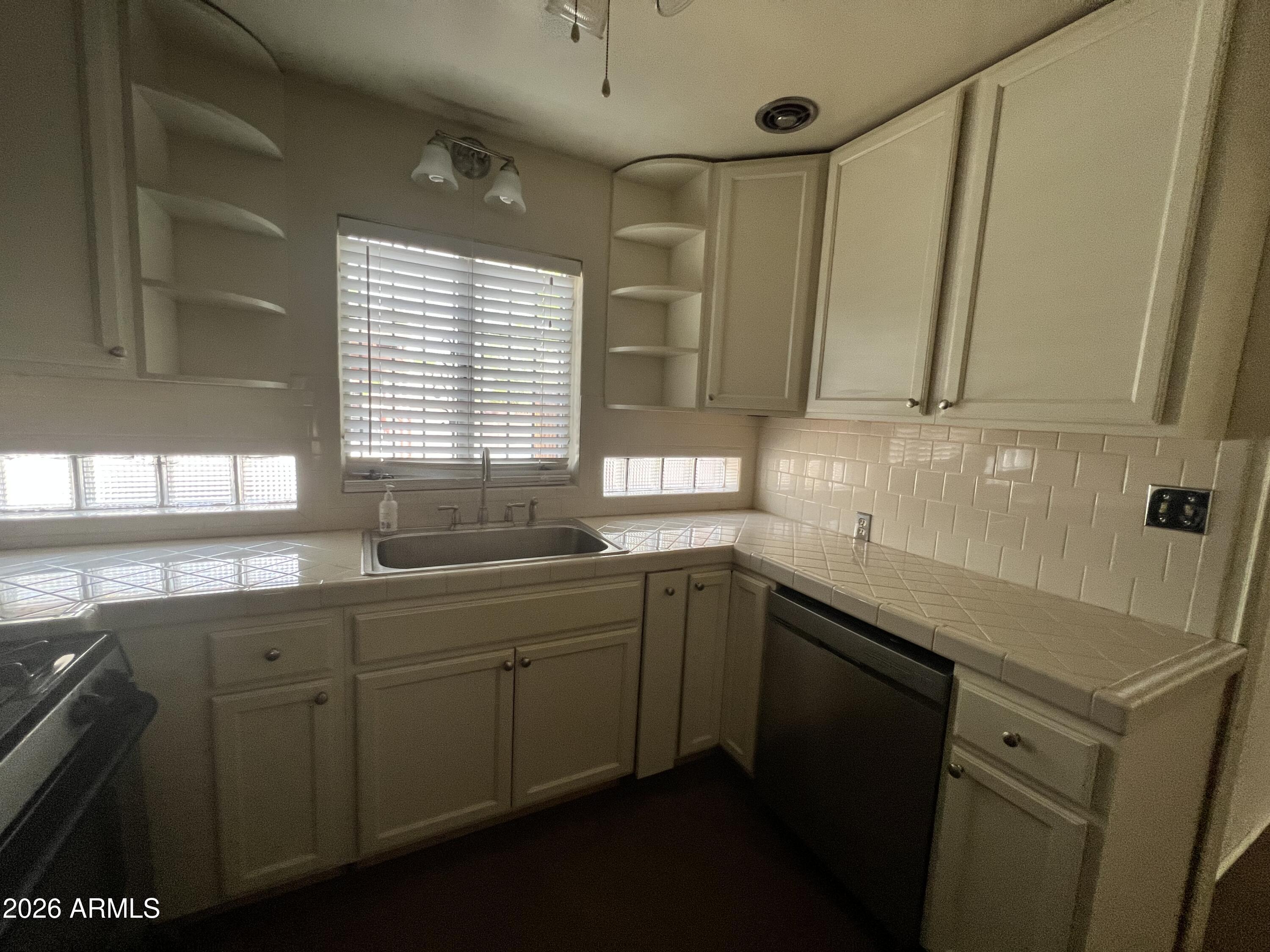 117 N SAWTELLE Avenue