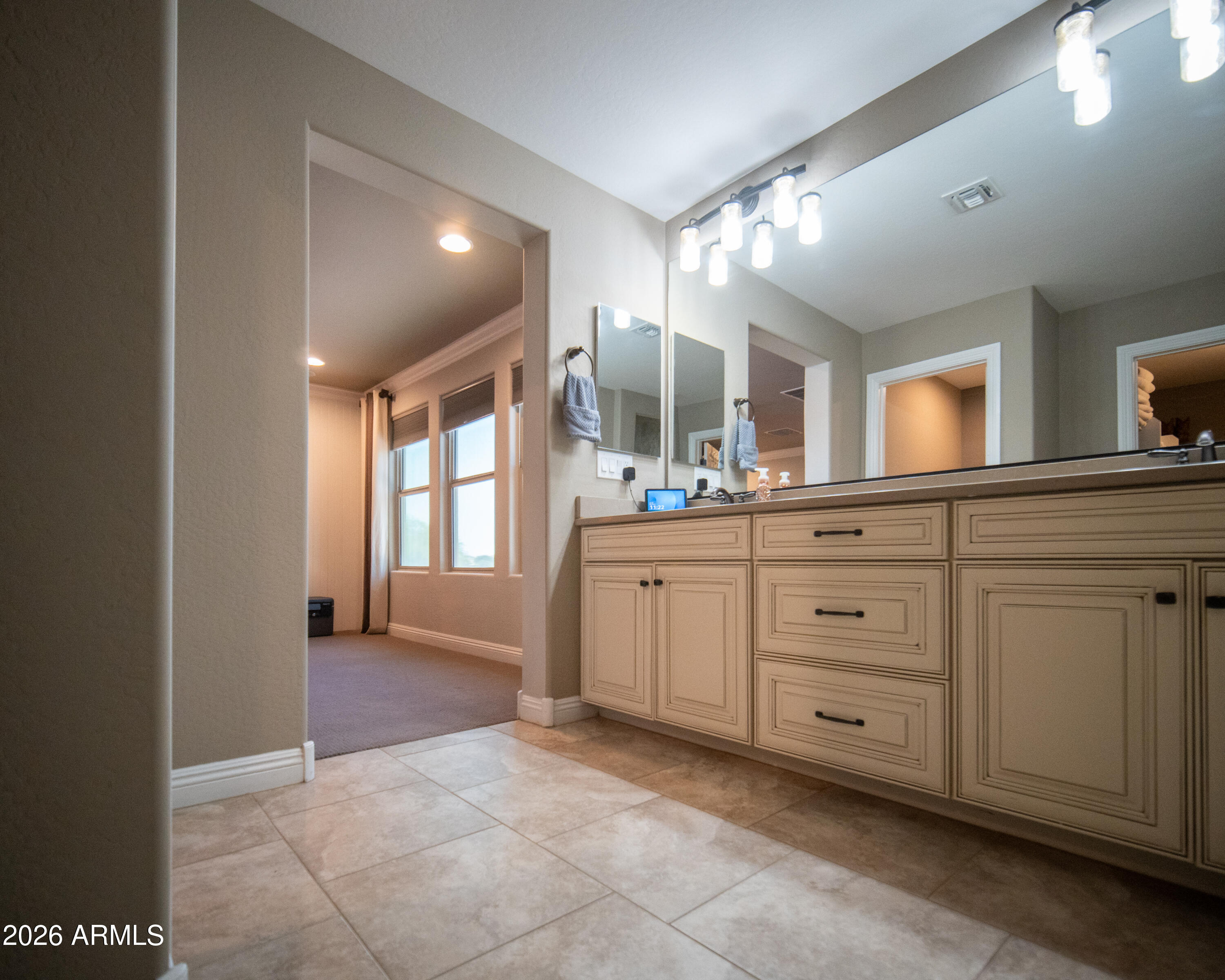 1127 W ANGUS Road