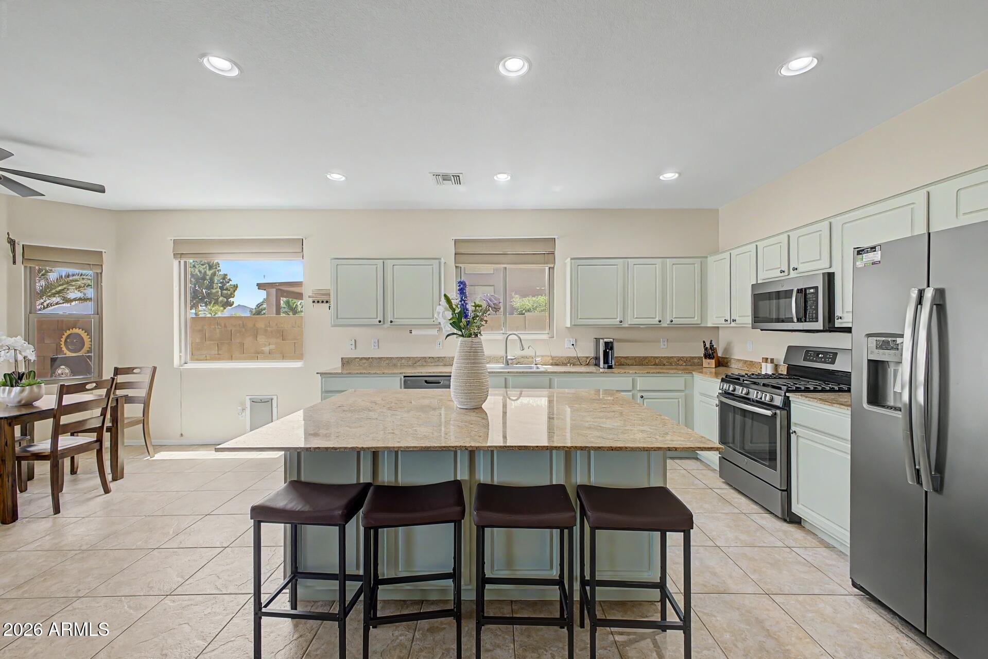 21 N 119TH Avenue