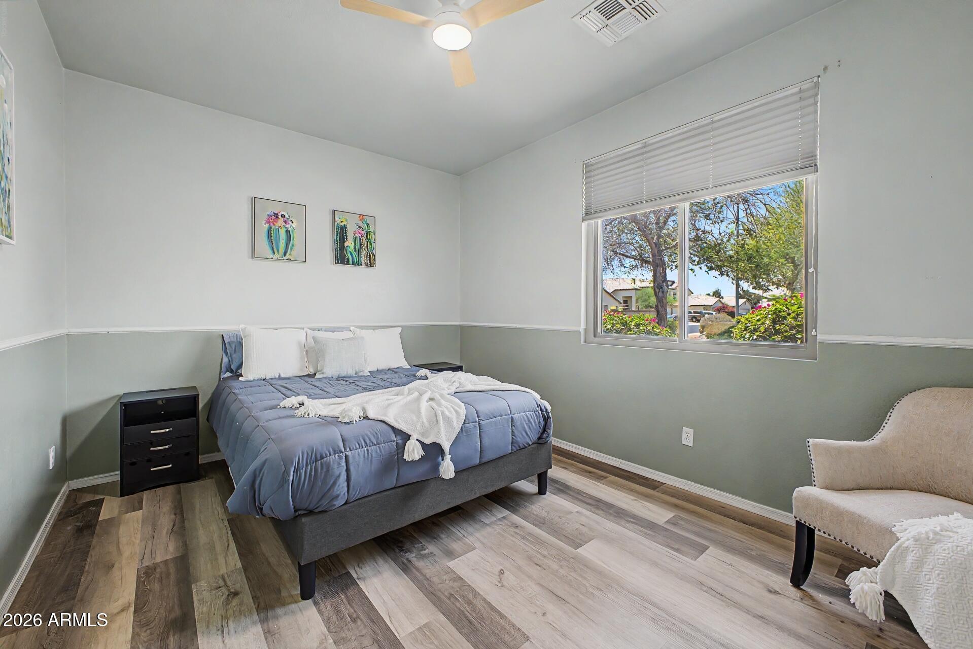 21 N 119TH Avenue