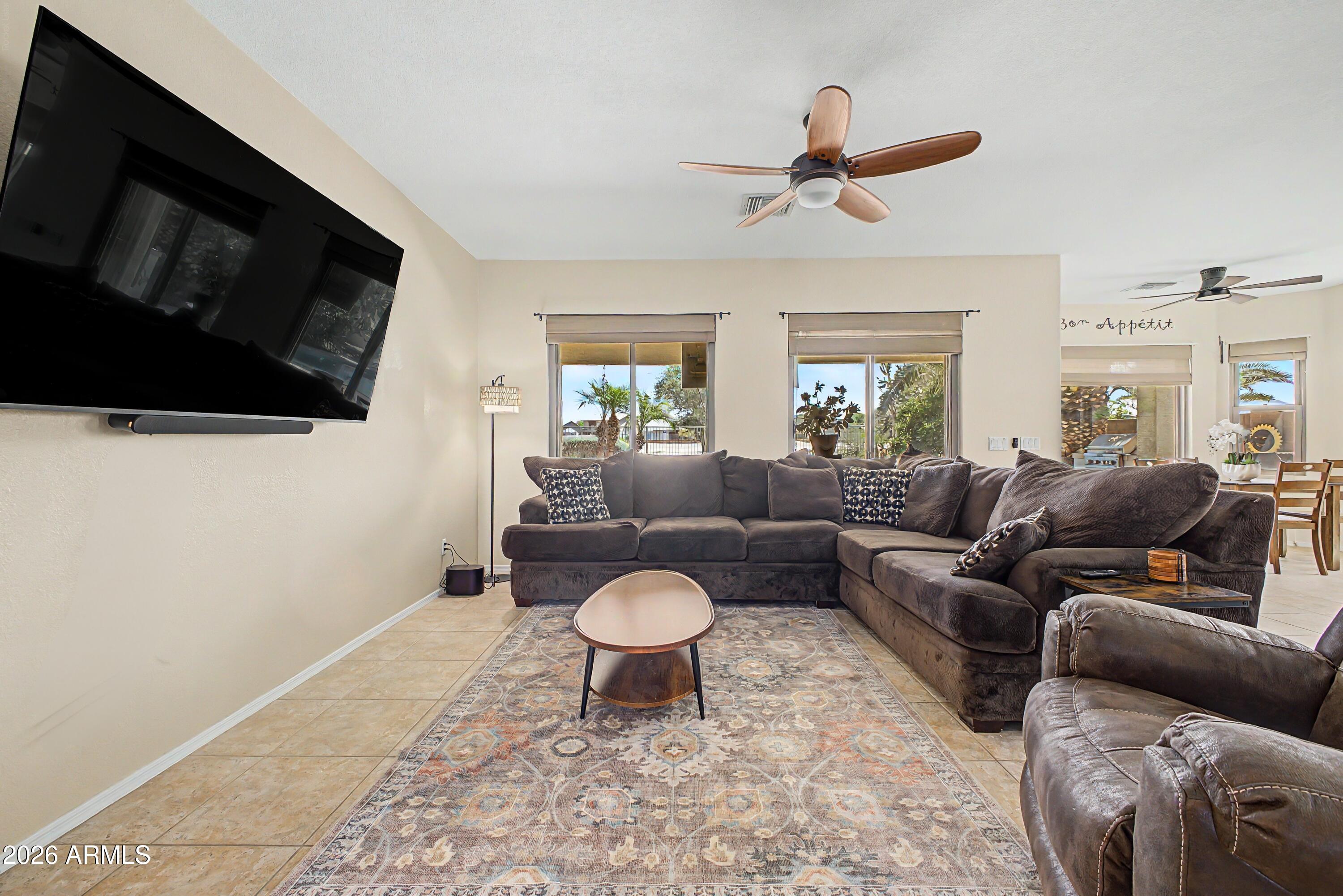 21 N 119TH Avenue