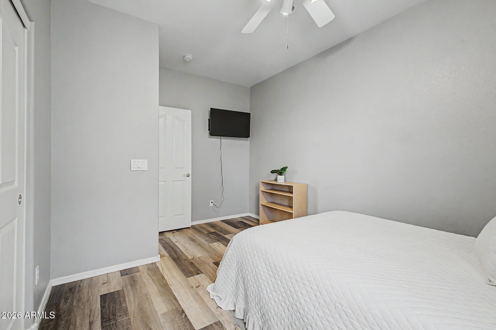 21 N 119TH Avenue