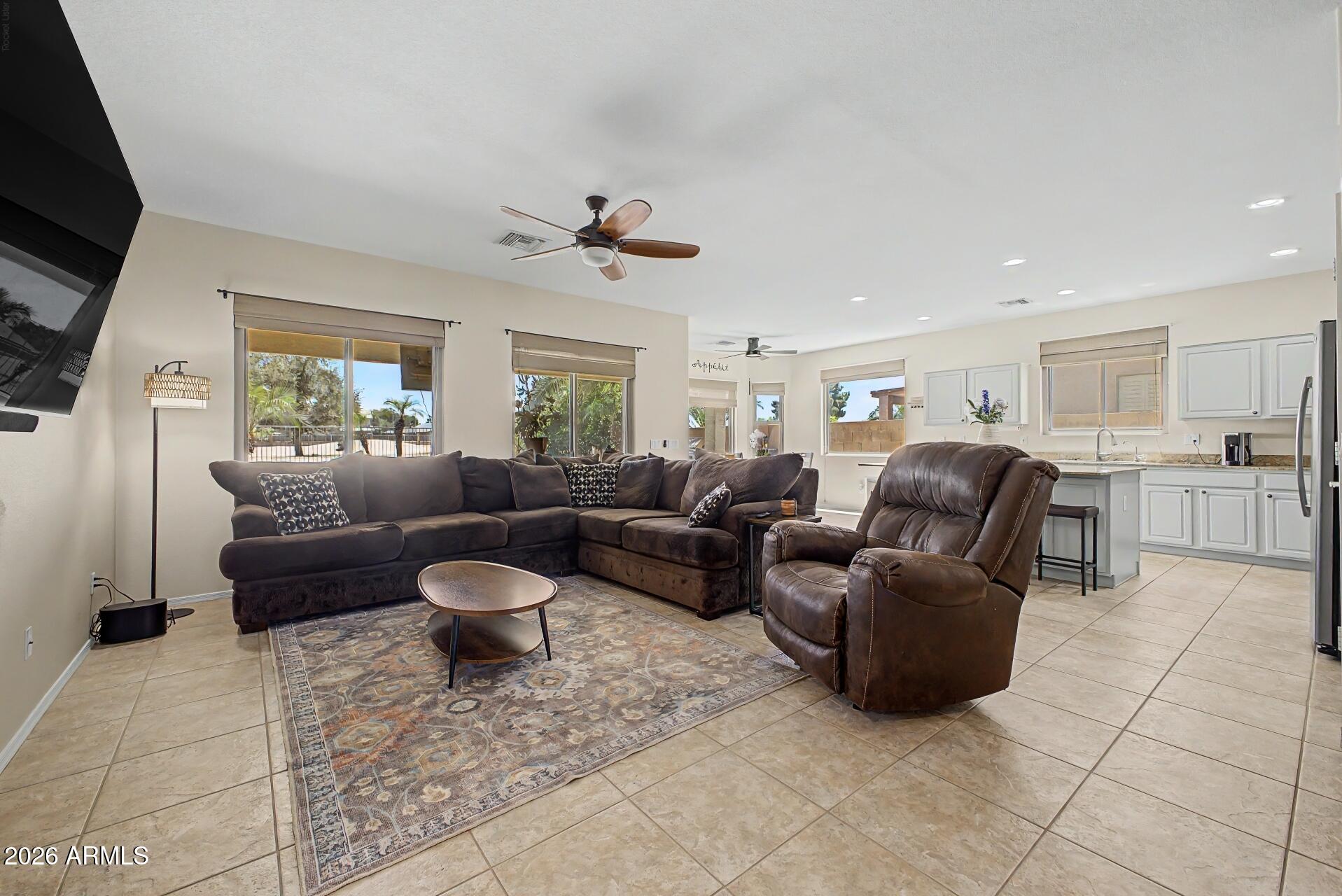21 N 119TH Avenue