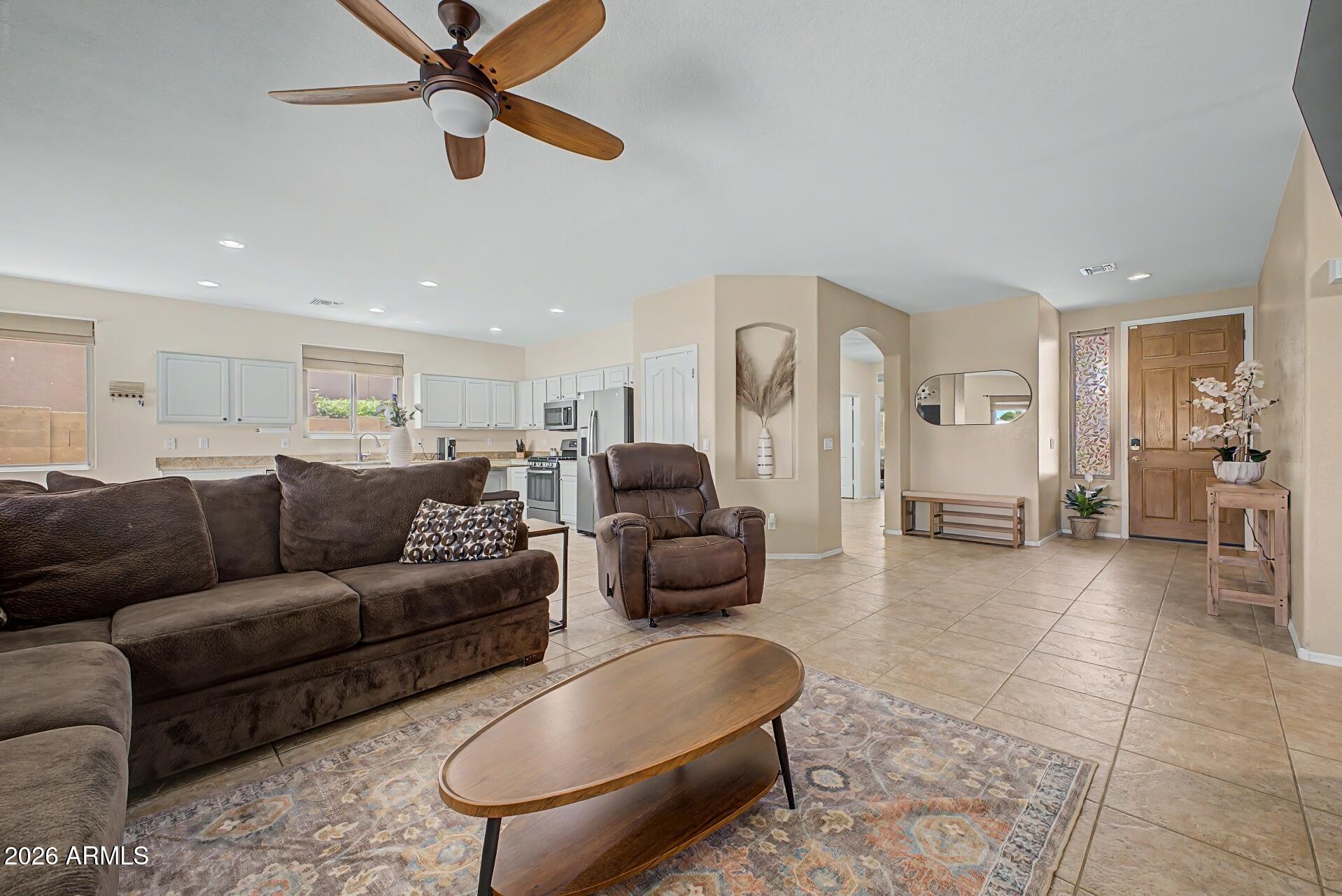 21 N 119TH Avenue