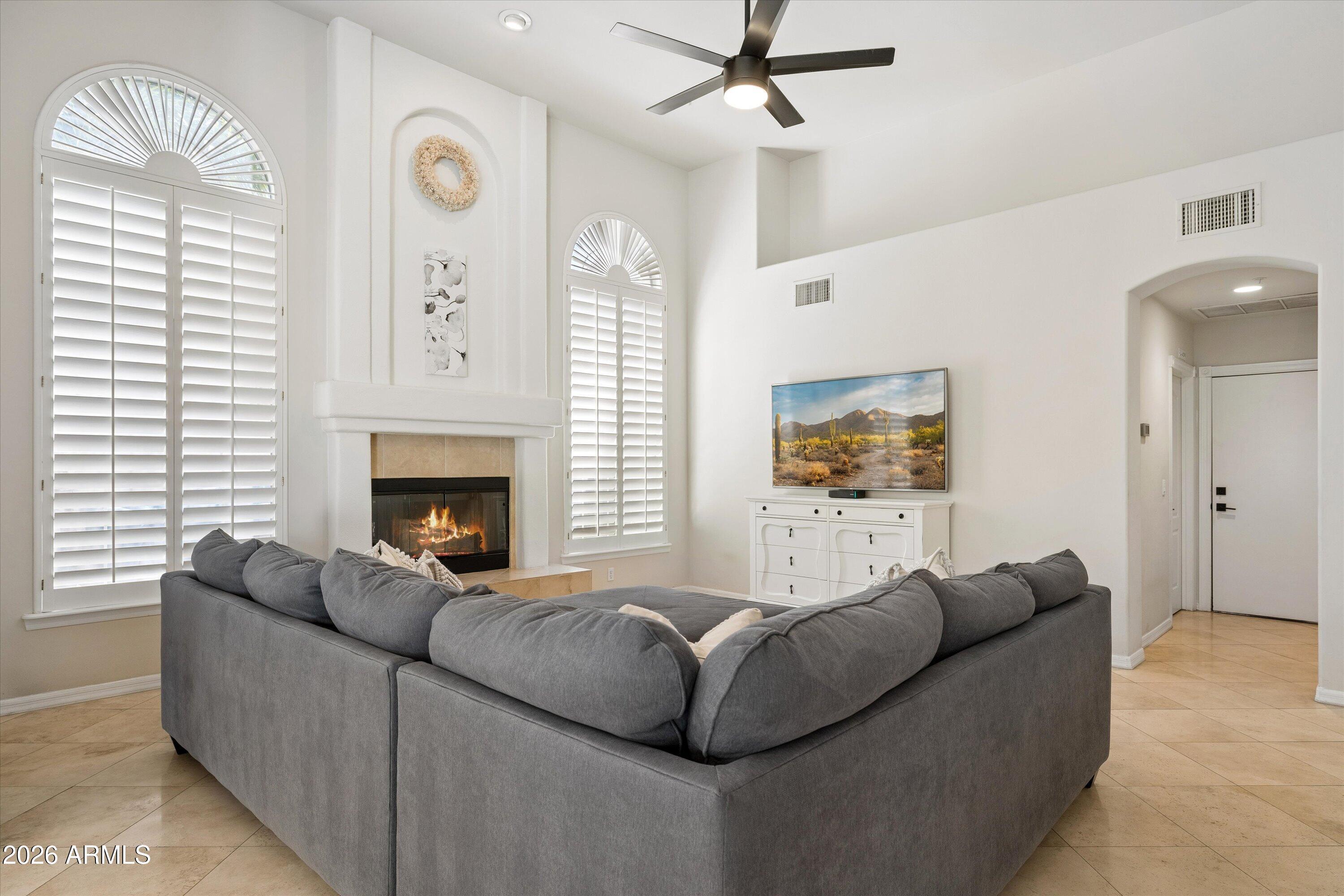 10038 E CORRINE Drive
