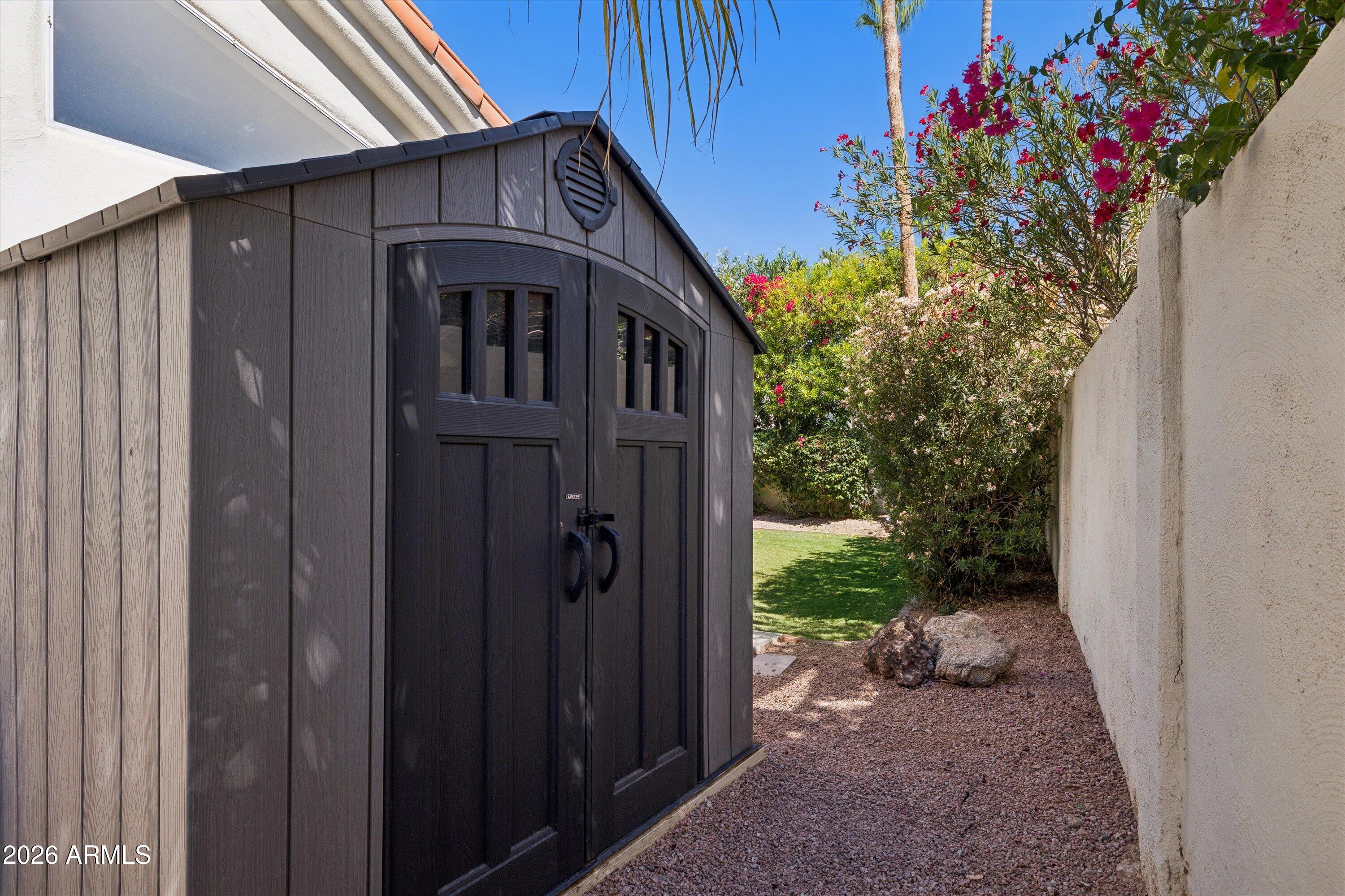 10038 E CORRINE Drive