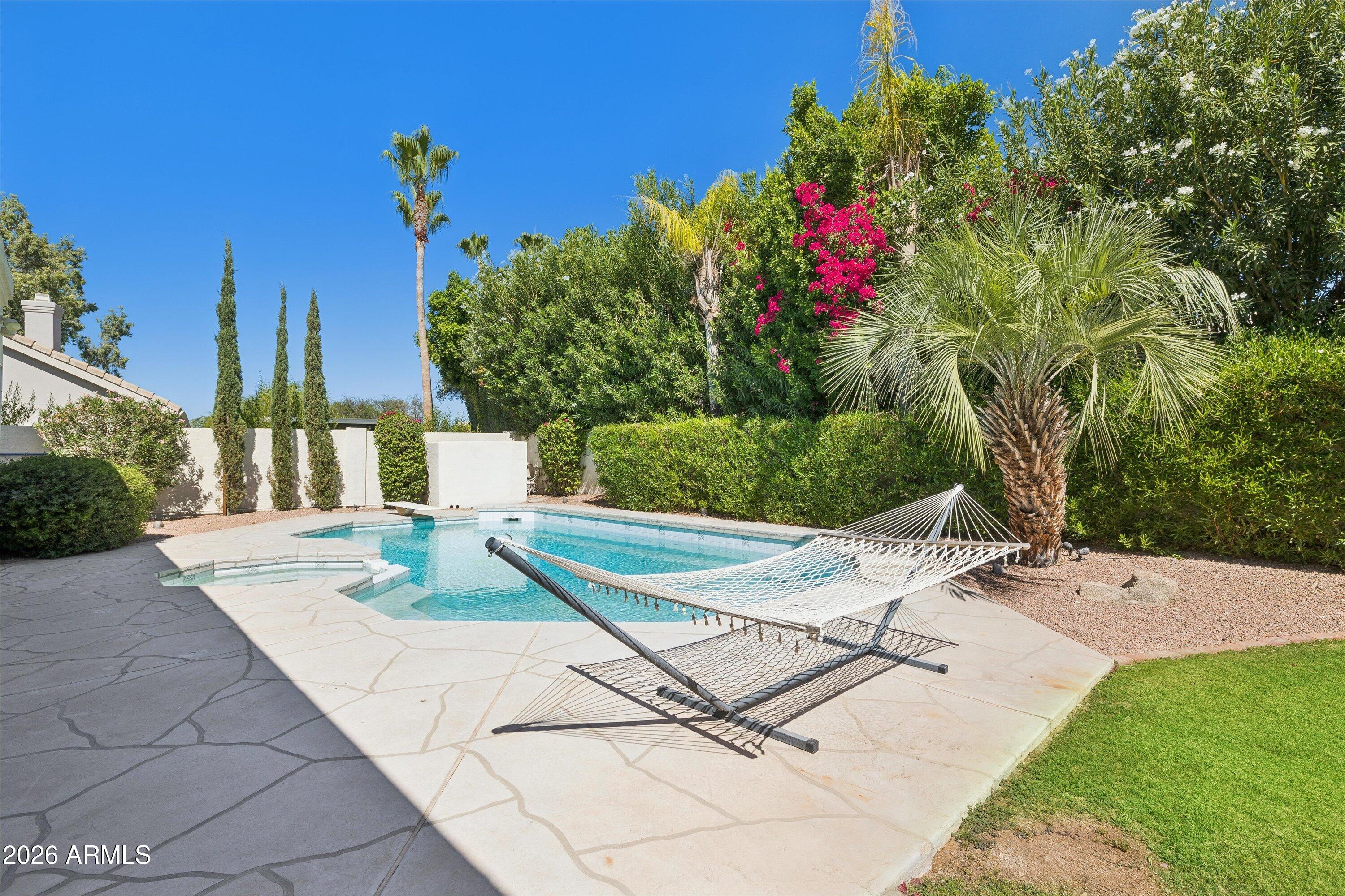 10038 E CORRINE Drive