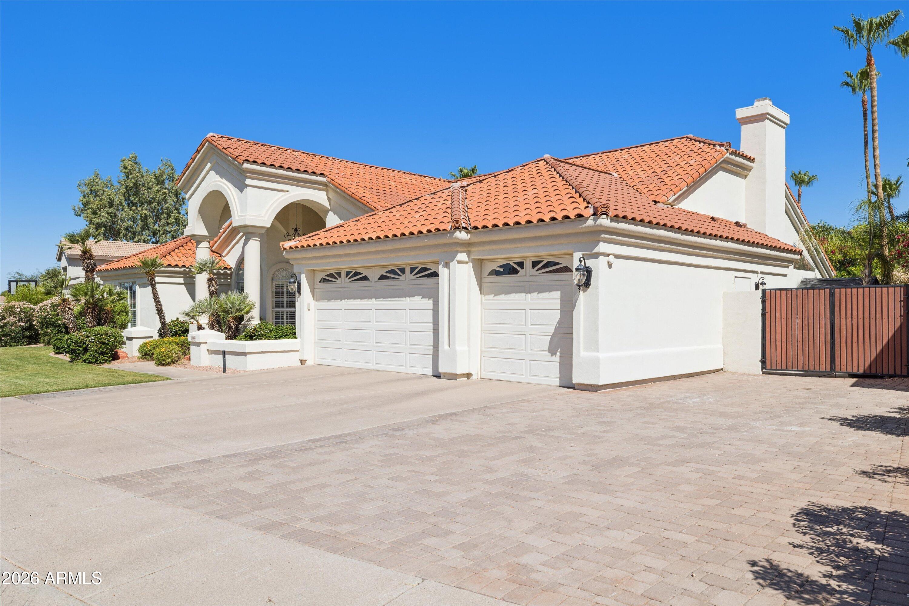 10038 E CORRINE Drive
