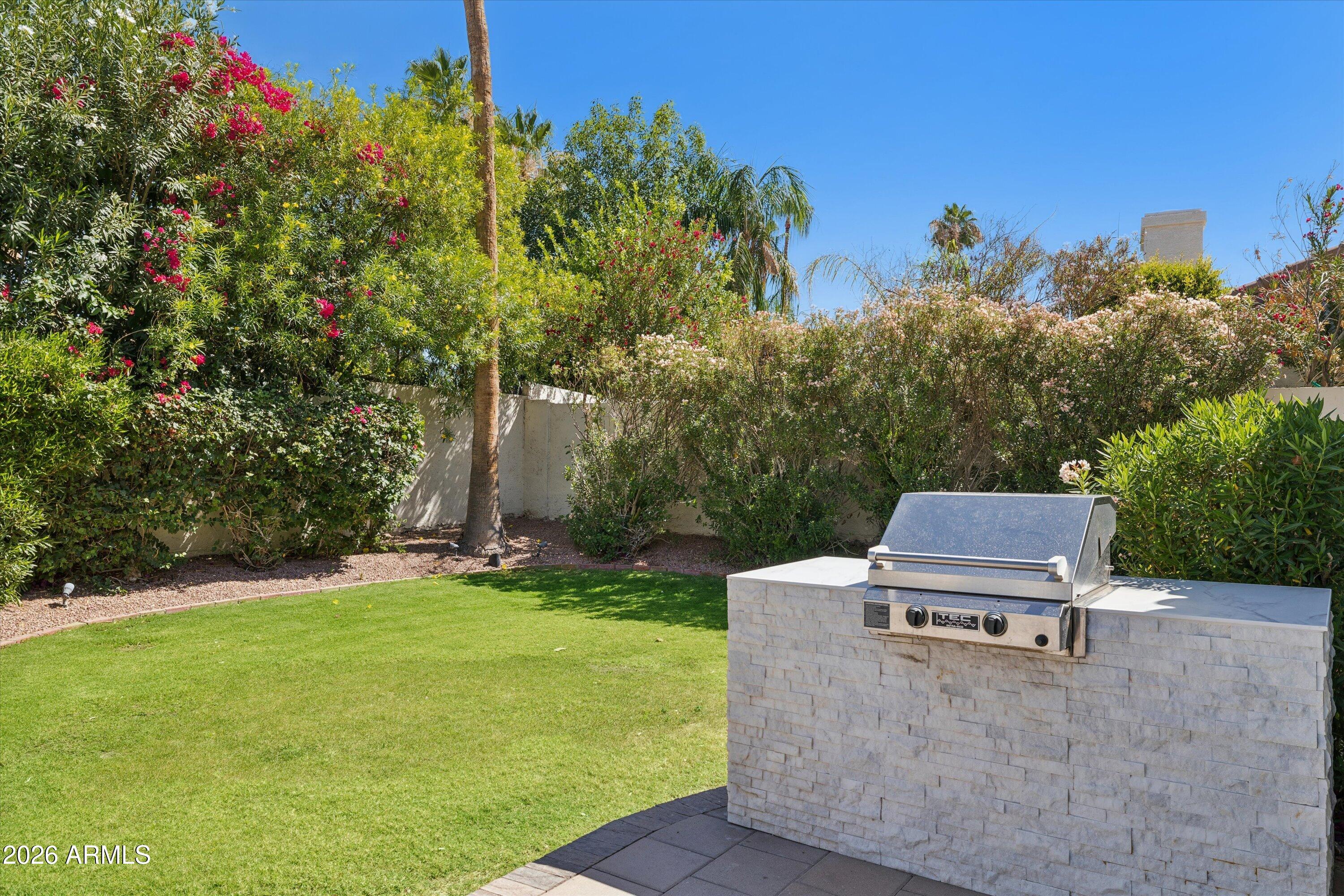 10038 E CORRINE Drive