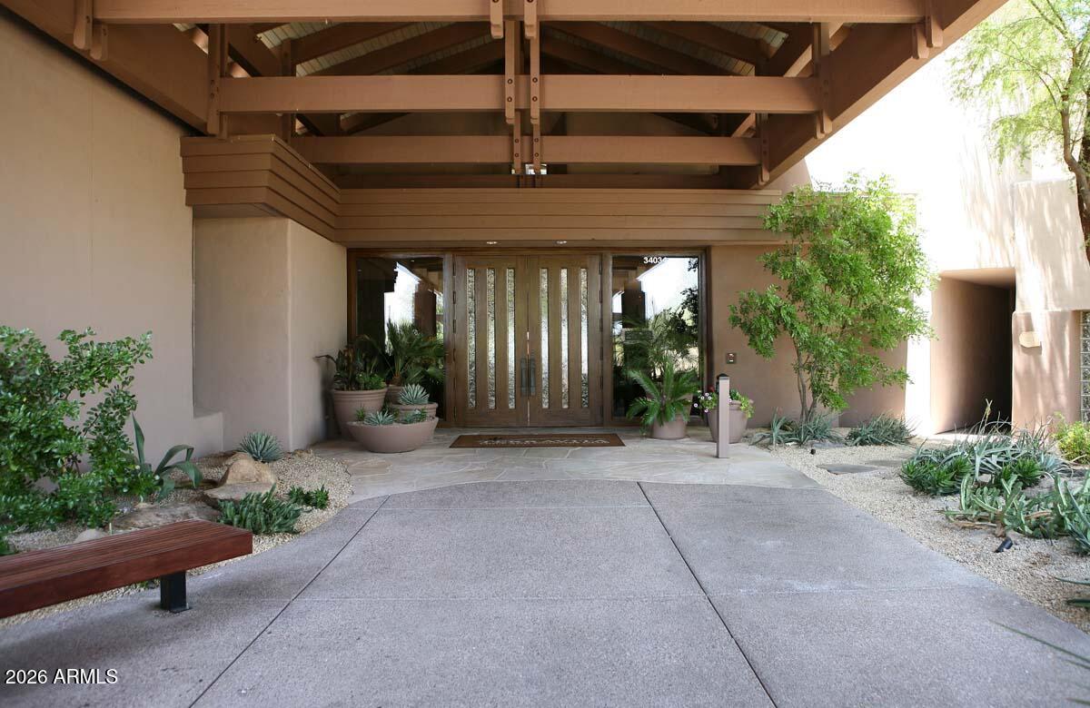 6876 E Mighty Saguaro Way