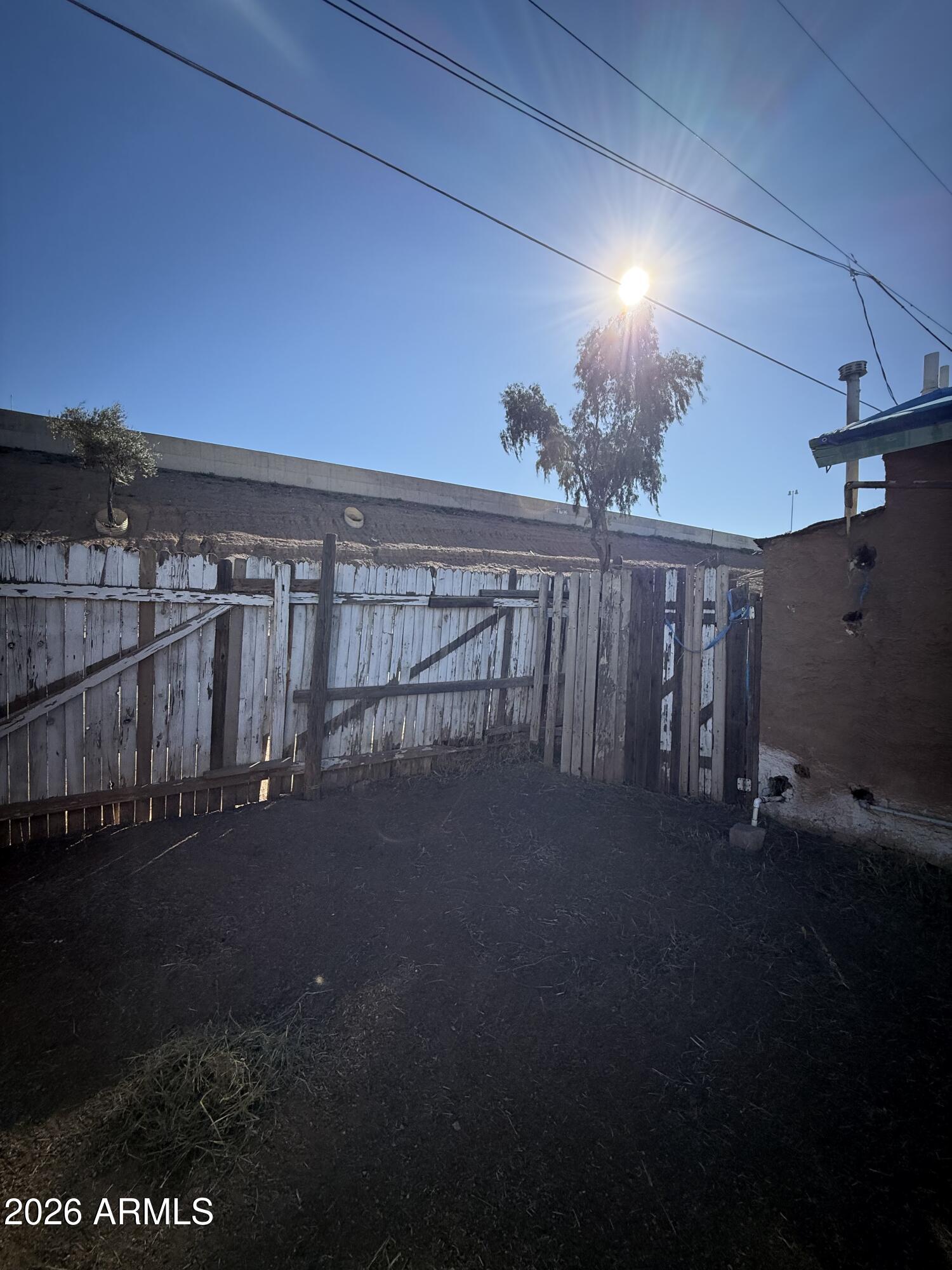 1109 W APACHE Street