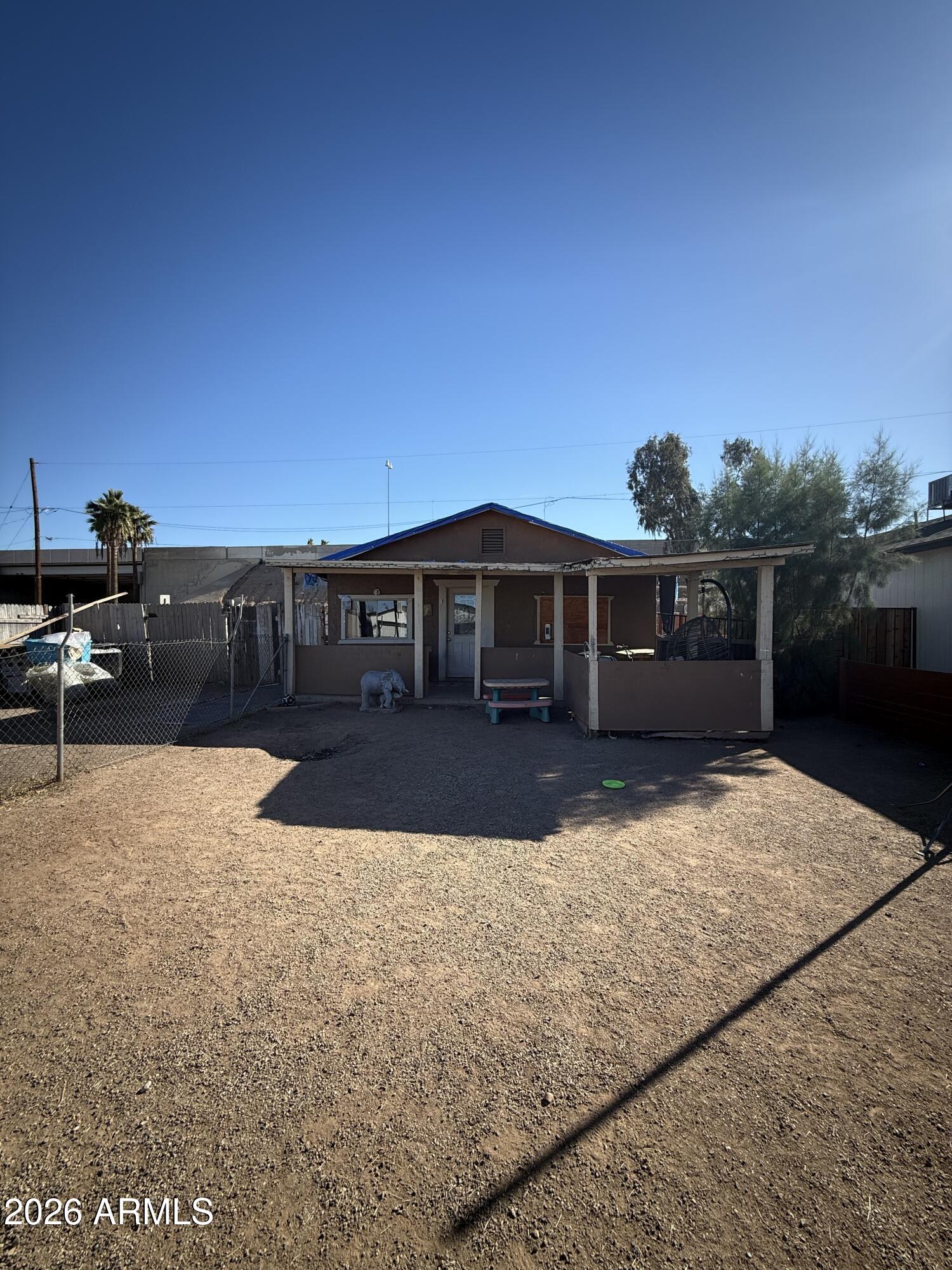 1109 W APACHE Street