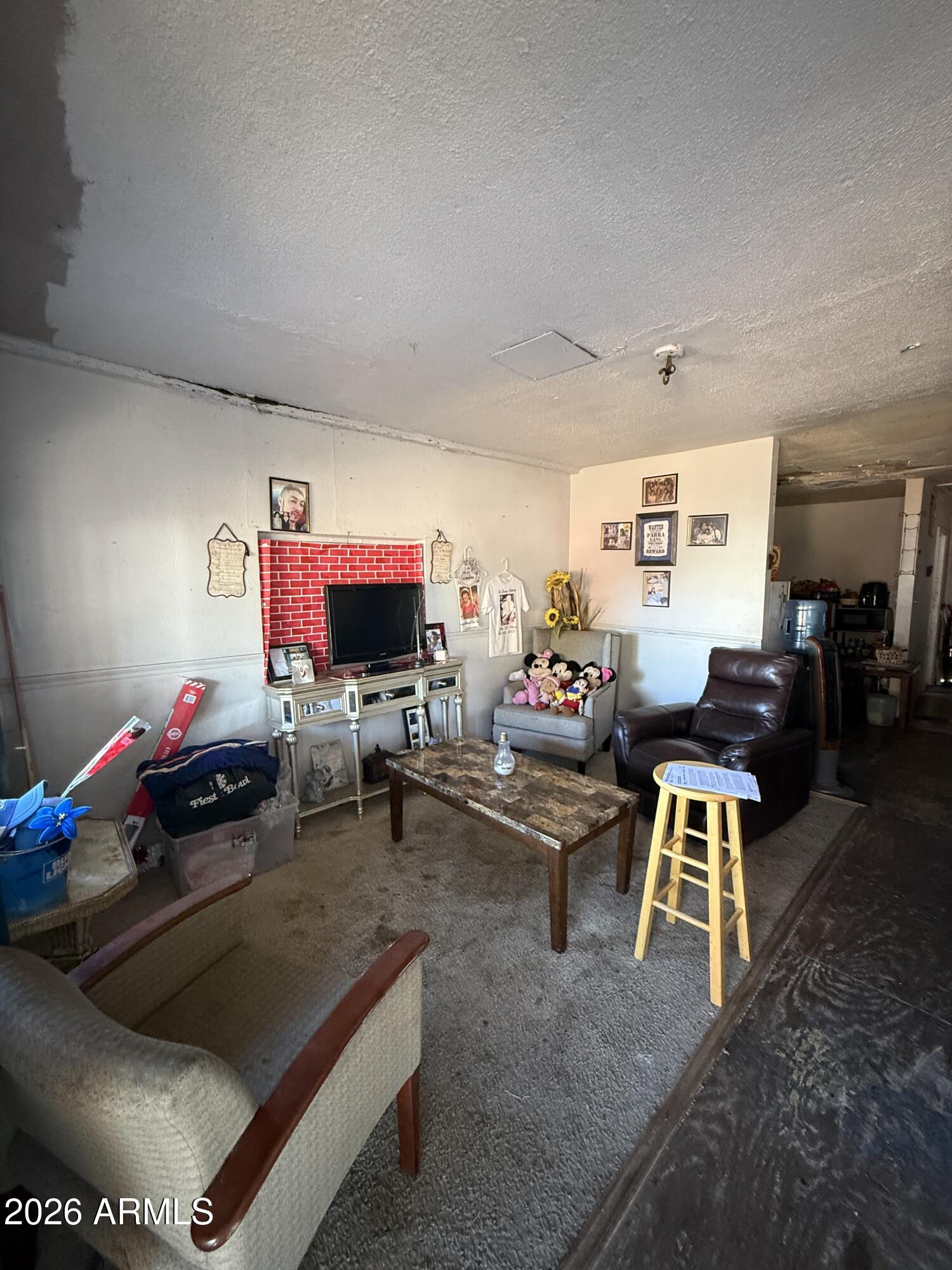 1109 W APACHE Street