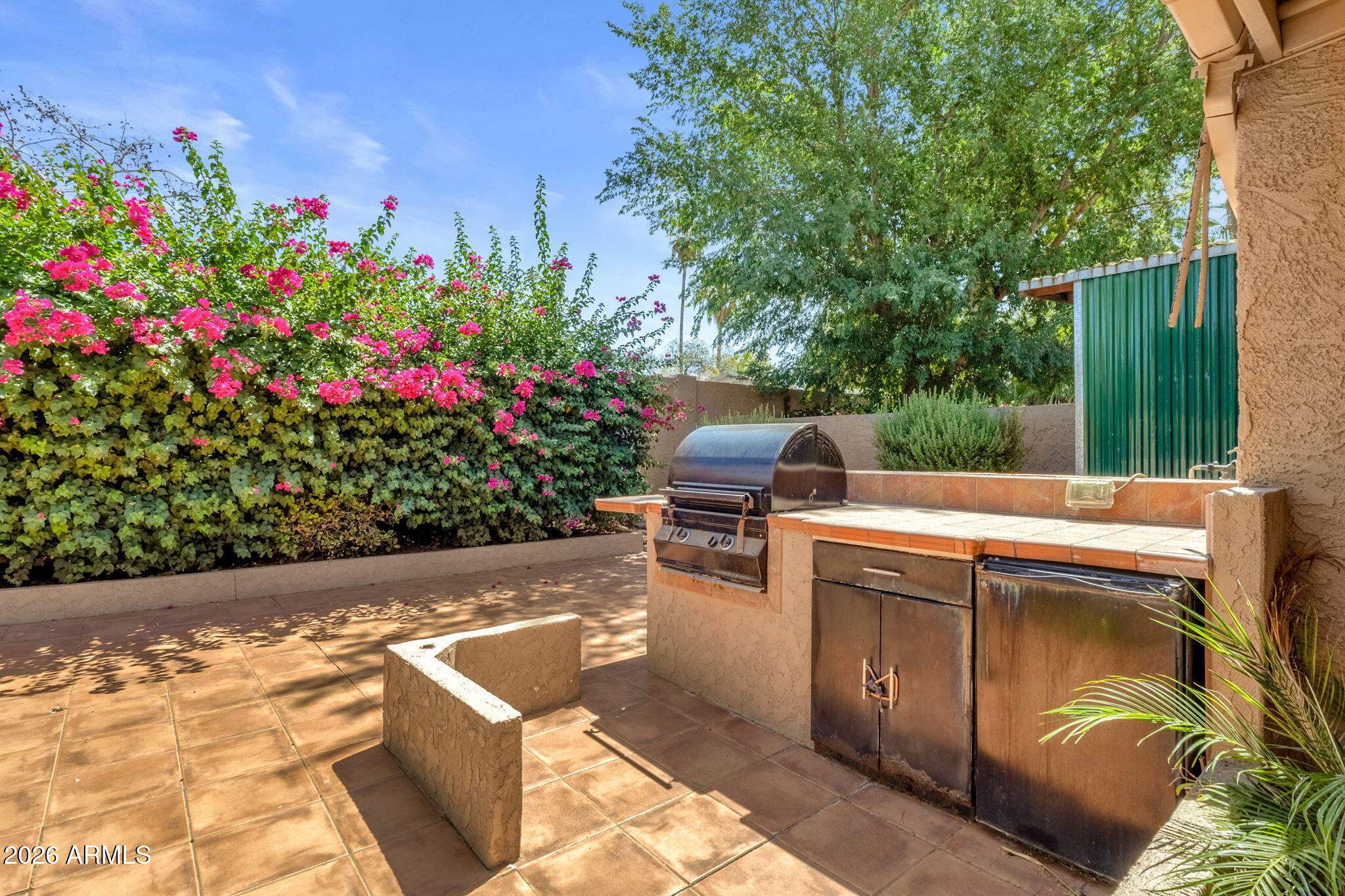 4118 E LARKSPUR Drive