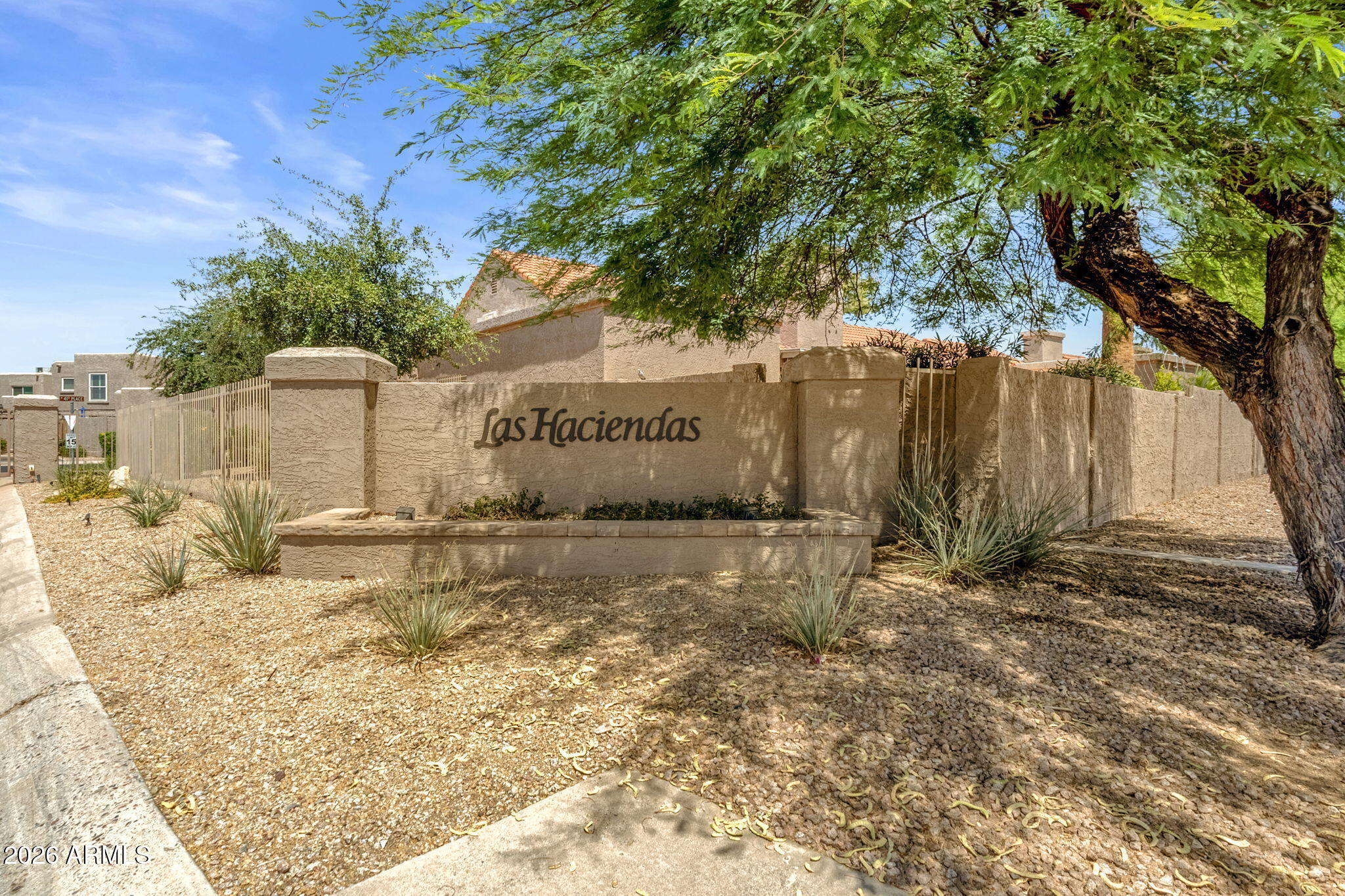 4118 E LARKSPUR Drive