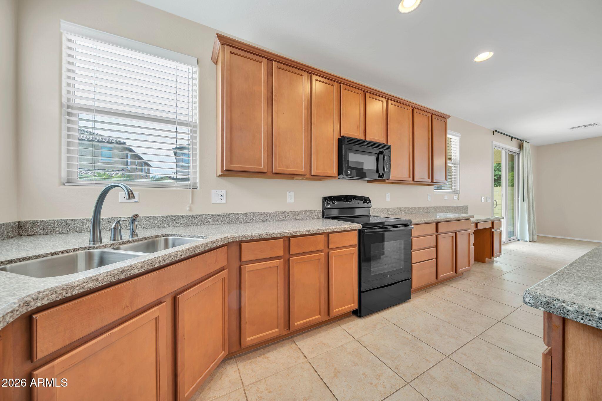 15623 W POINSETTIA Drive