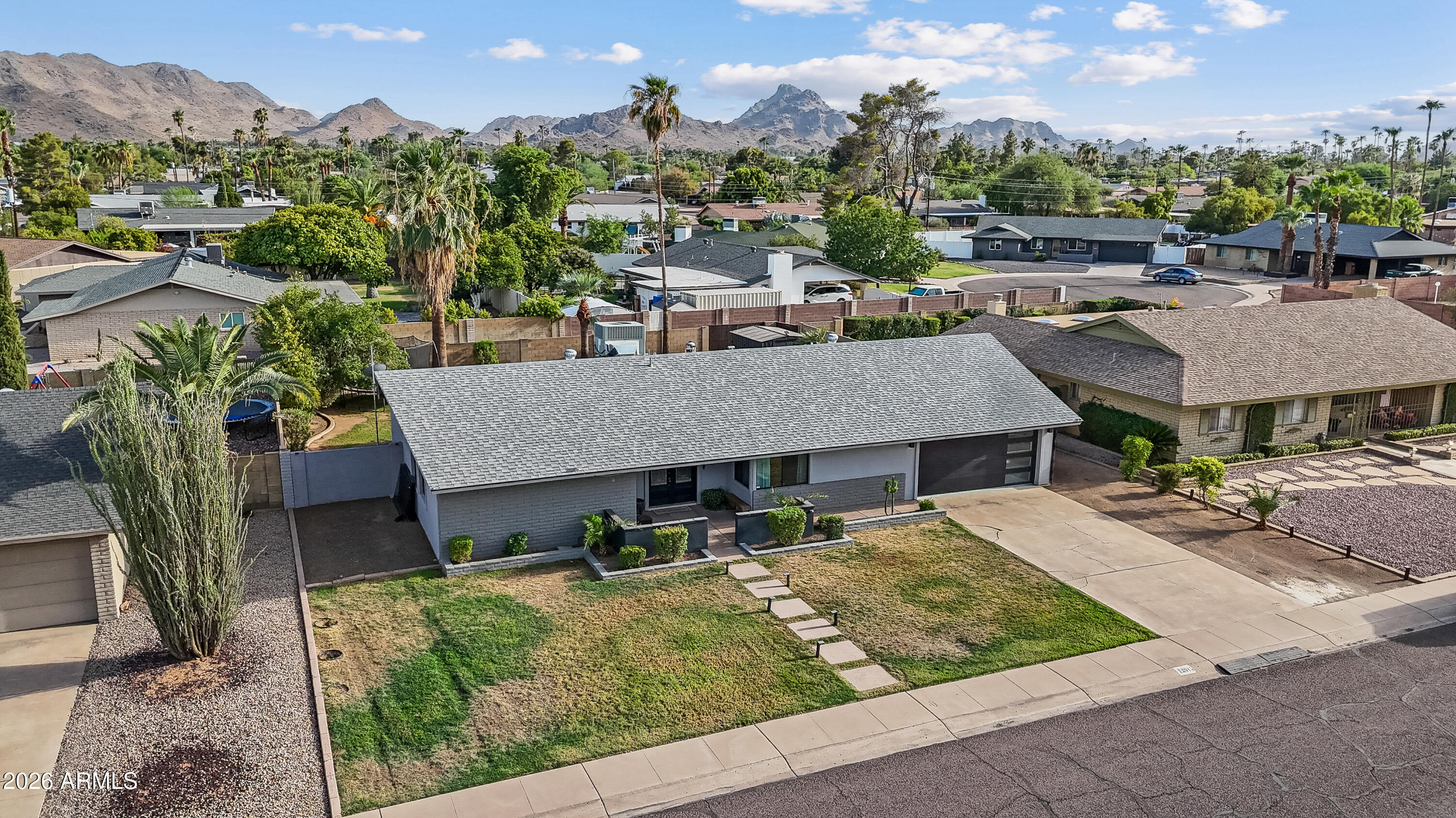 3915 E YUCCA Street