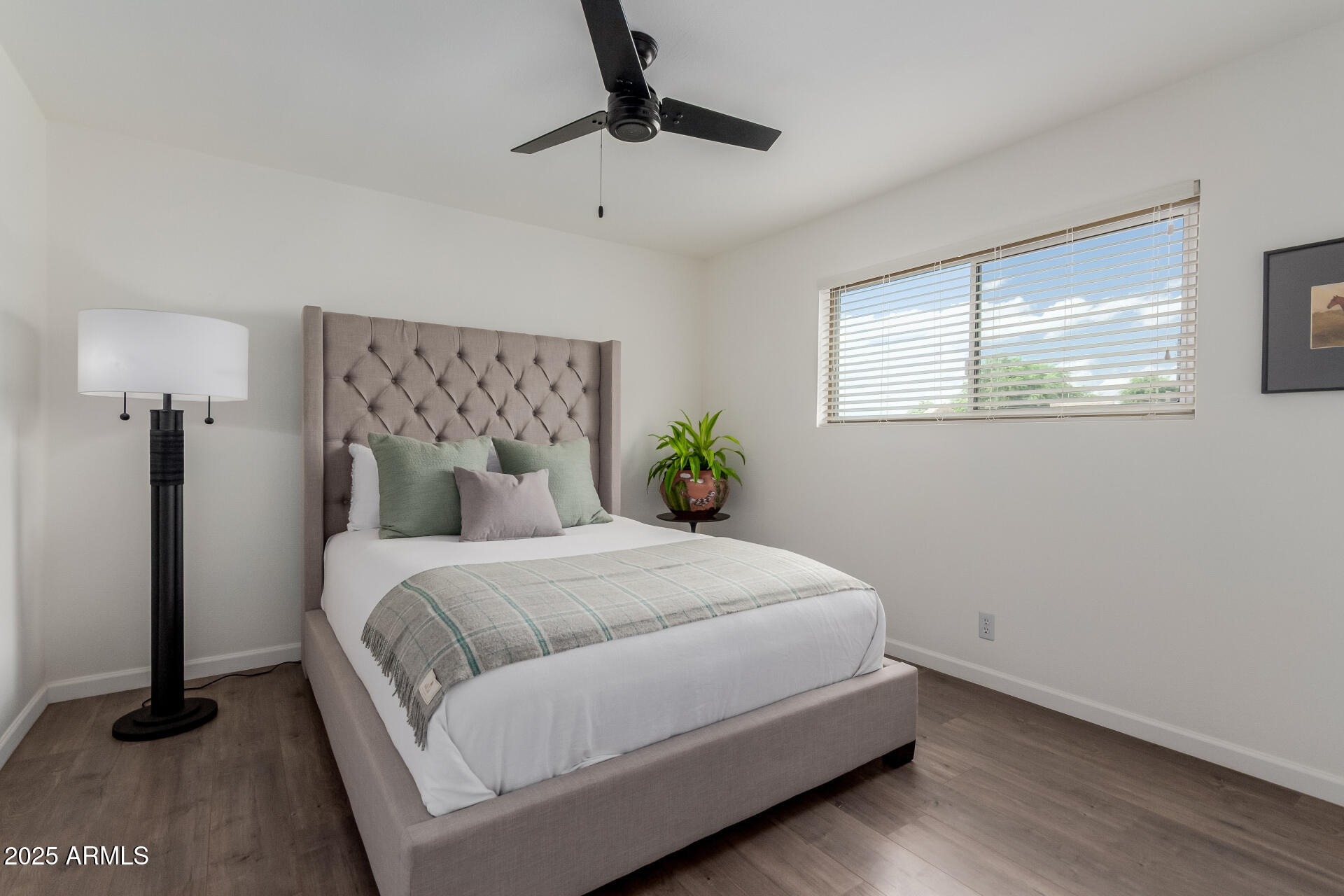 5525 E THOMAS Road M12
