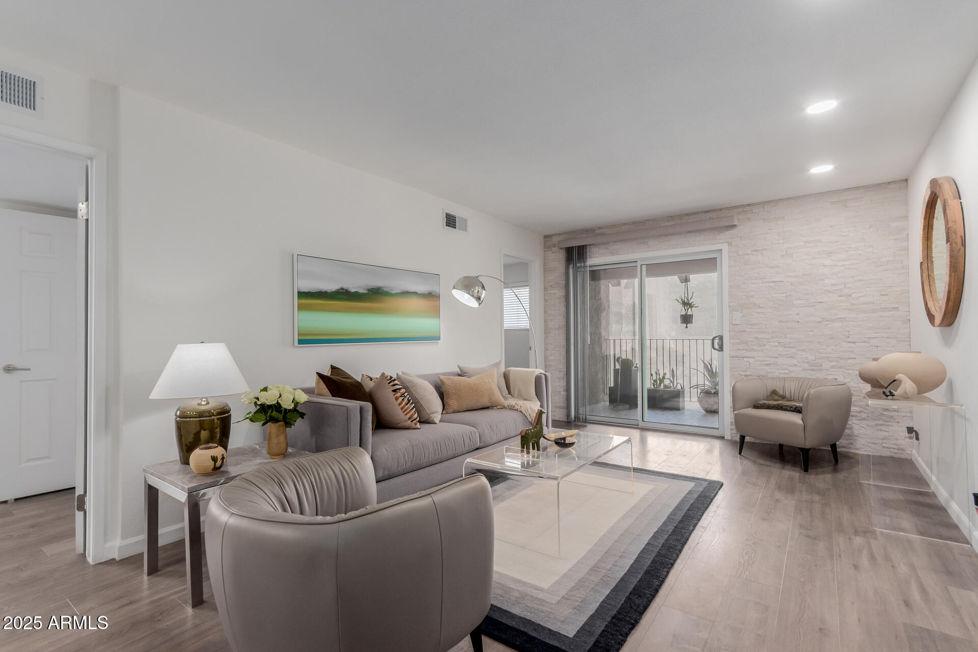 5525 E THOMAS Road M12