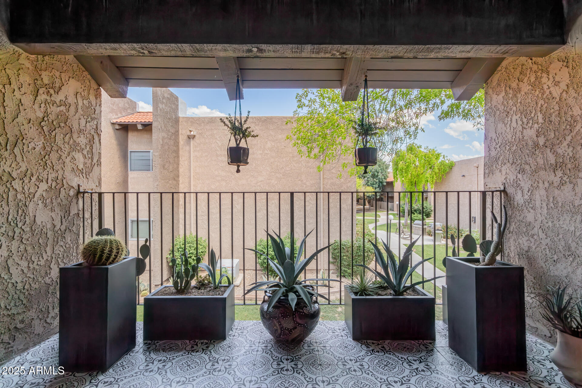 5525 E THOMAS Road M12