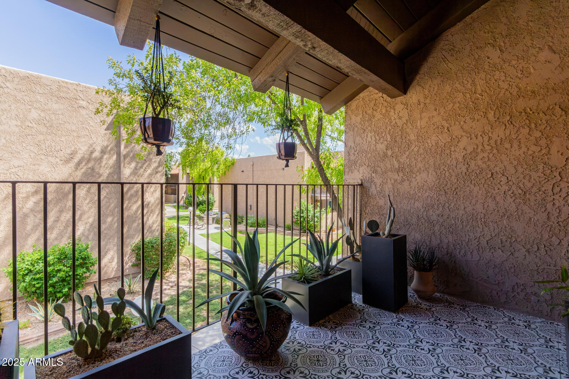 5525 E THOMAS Road M12