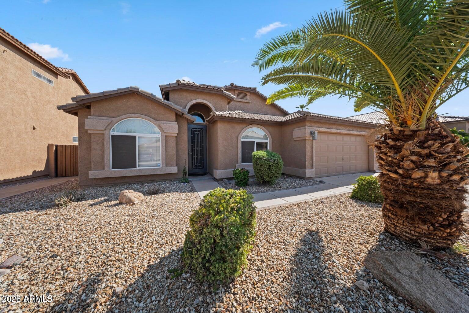 4315 E REDWOOD Lane
