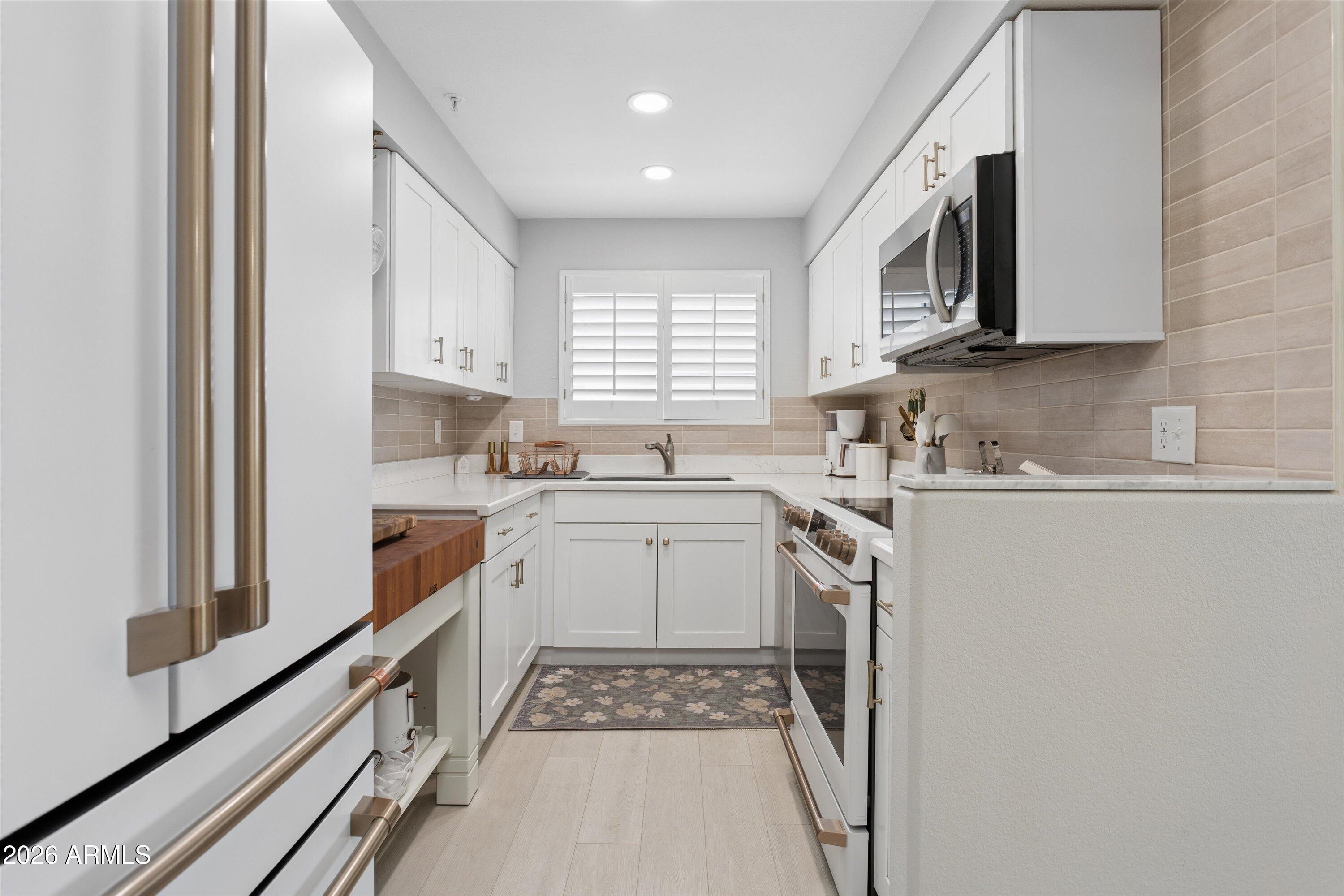 7710 E GAINEY RANCH Road 241
